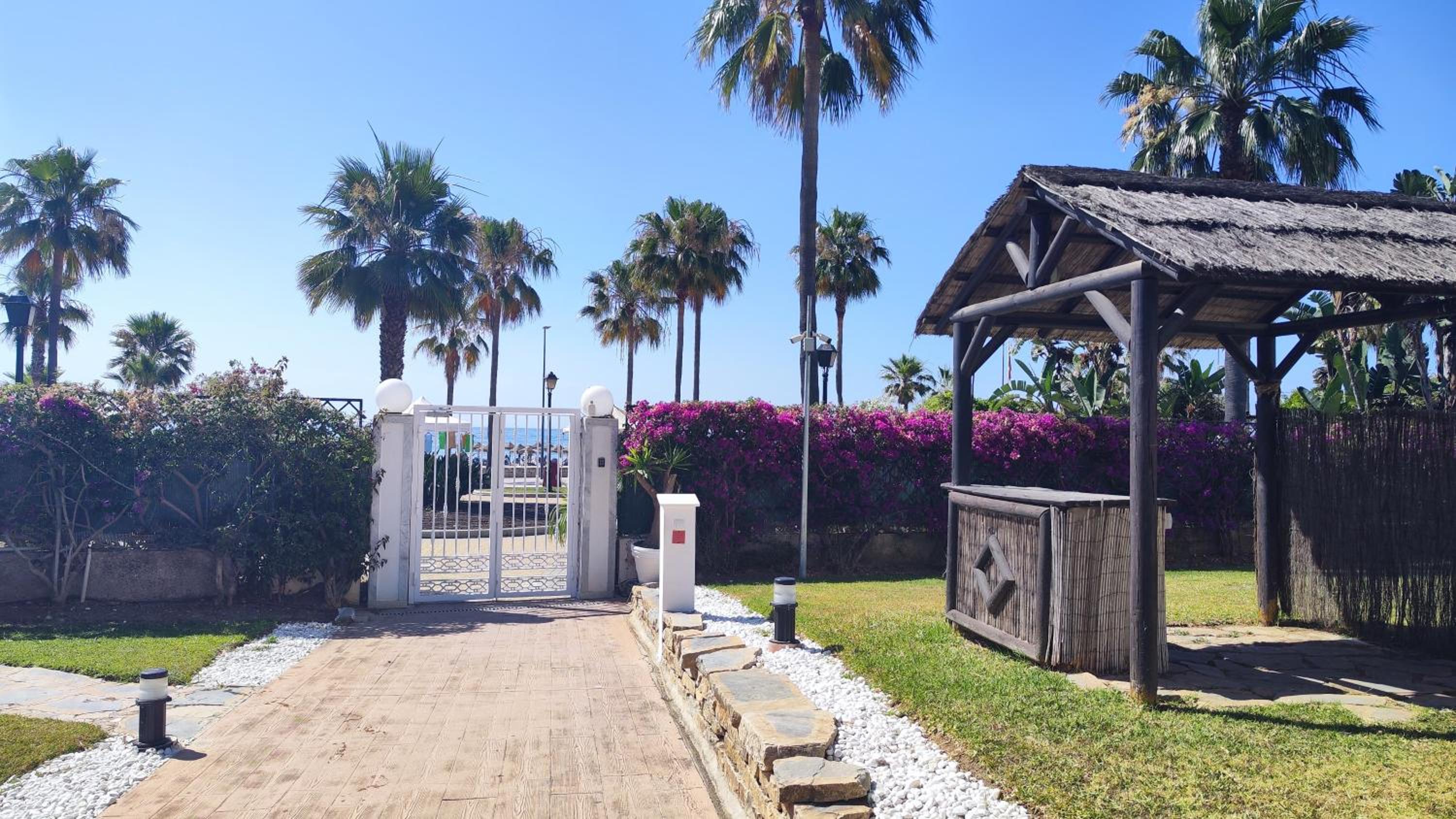 Playa Rocio calm beachfront apartment- 2bdr view 2