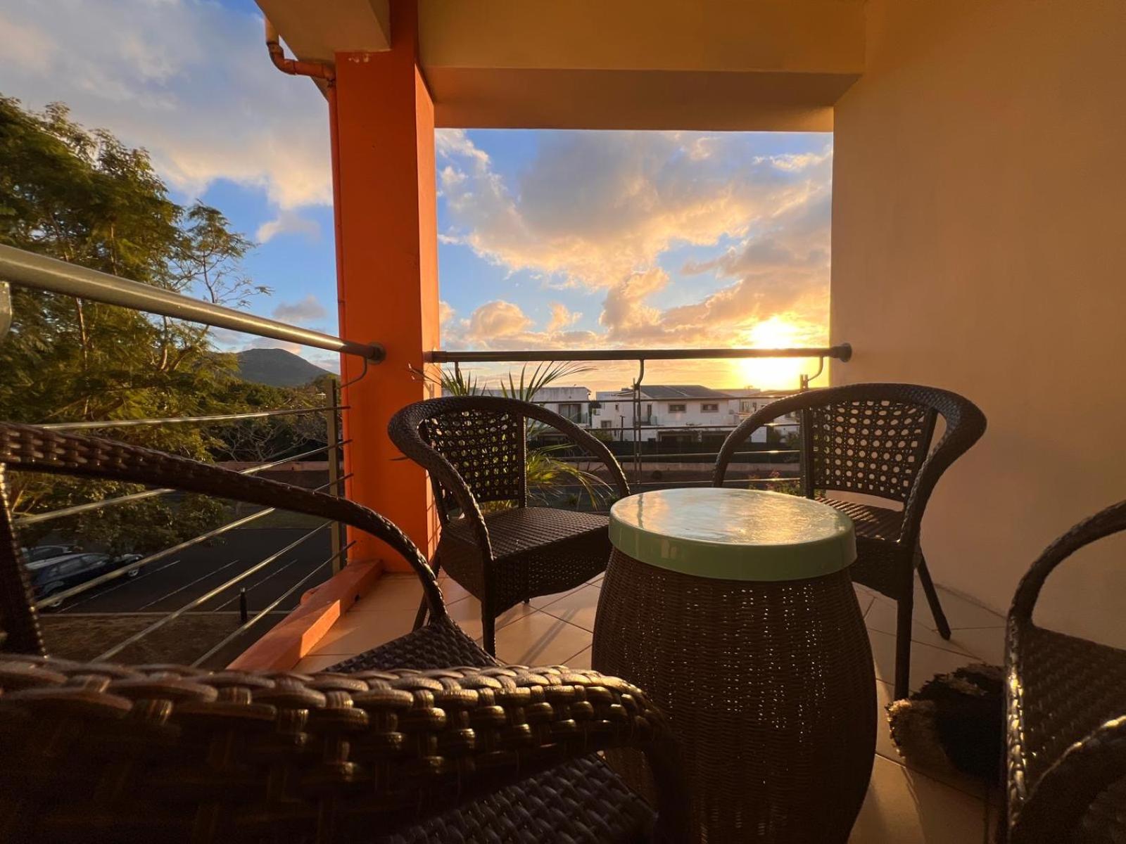 Sapphire 202 TWO ROOM APARTMENT view 4