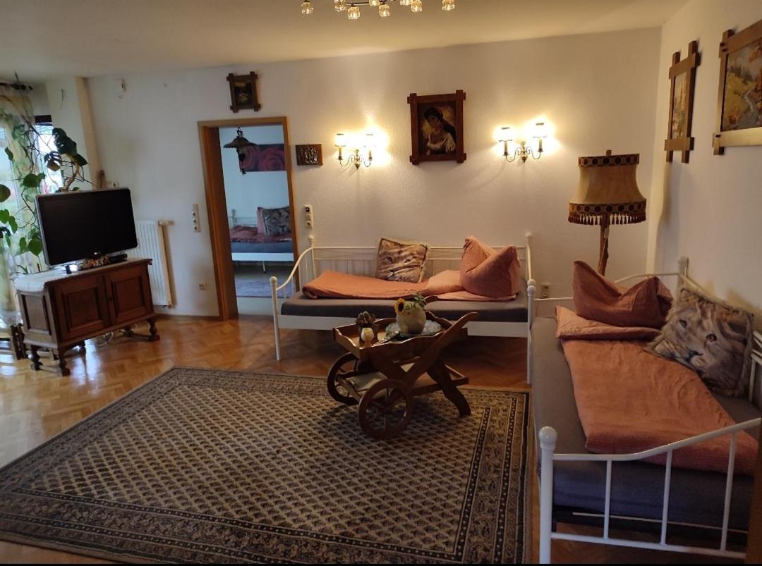 Alte Backstube mit 3 Ferienwohnungen eingerichtet für Monteure und Firmen