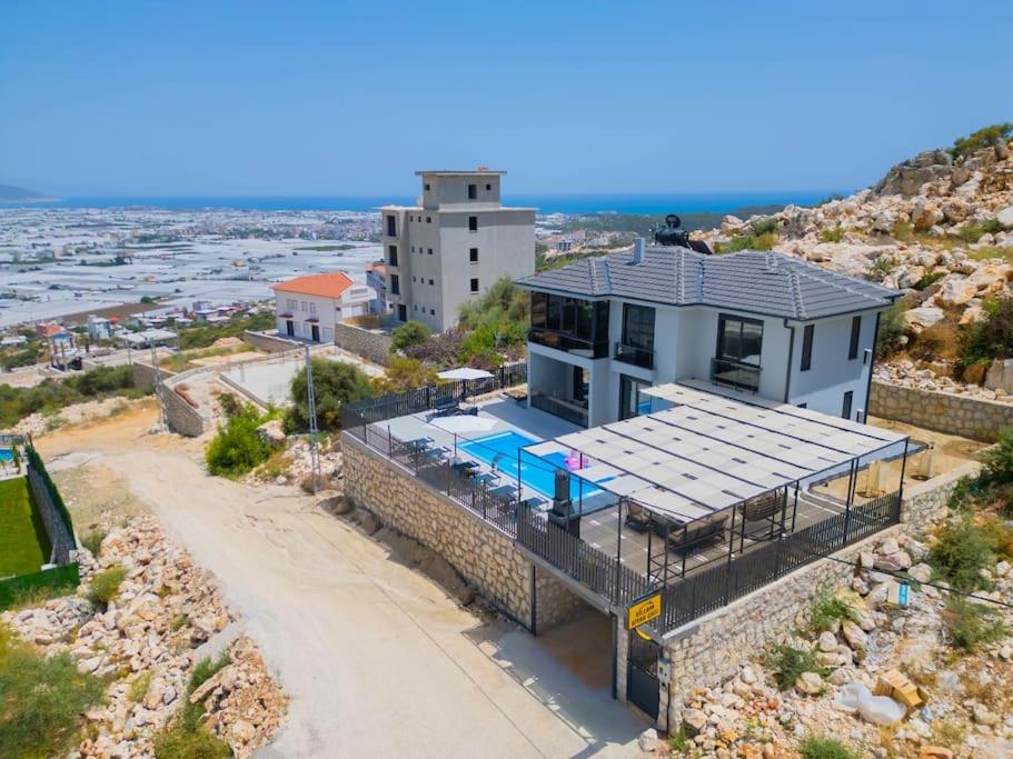 VillamSiyahÇatı