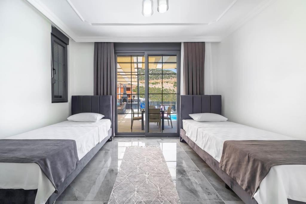 VillamSiyahÇatı