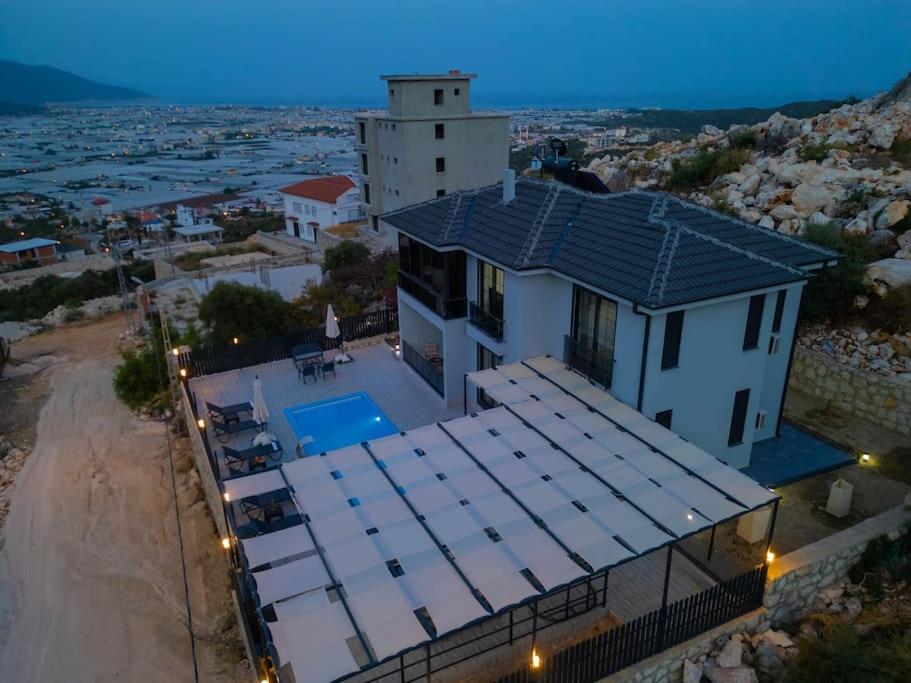 VillamSiyahÇatı