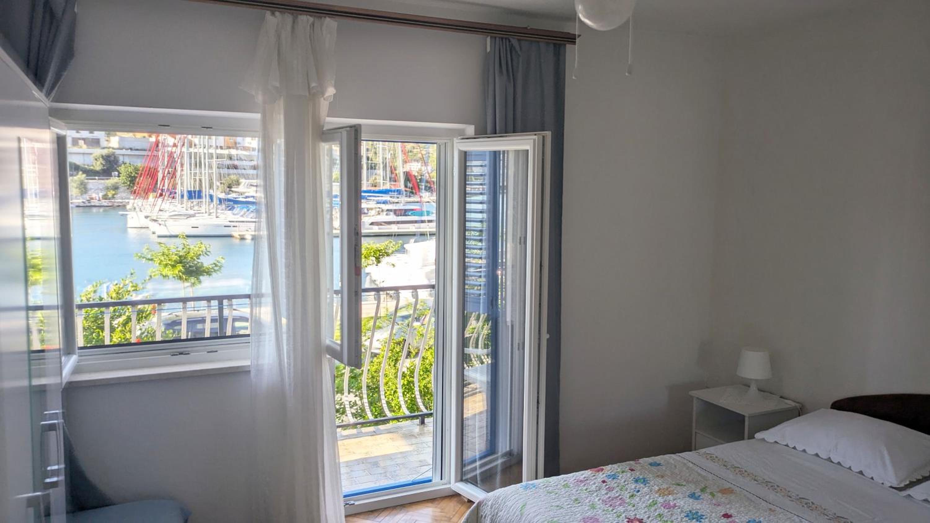 Waterfront Seaview Apartment Maria view 4