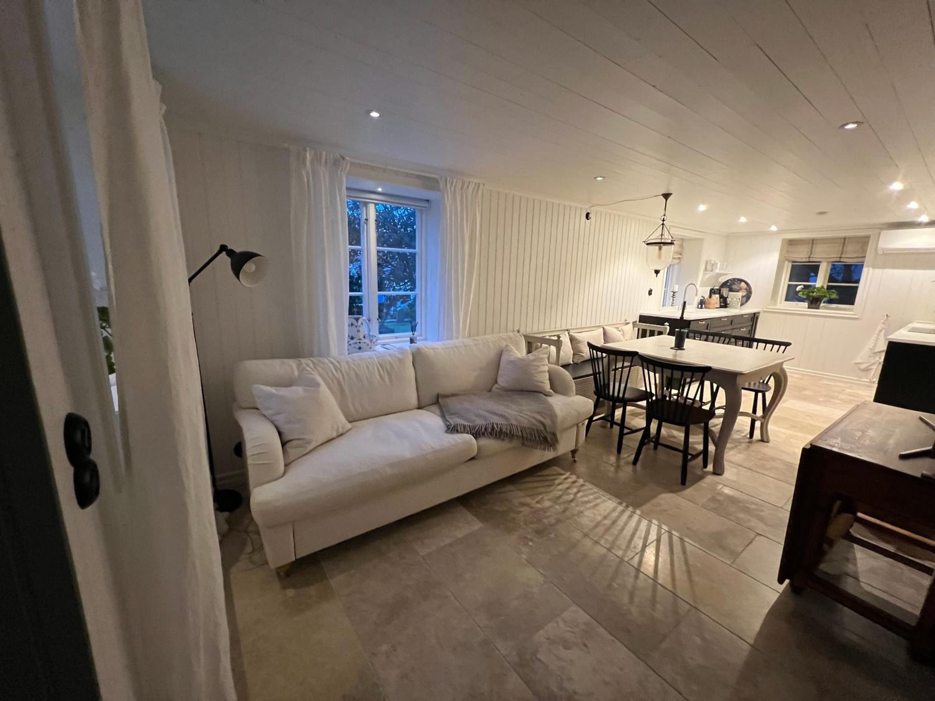 Nyrenoverad pärla centralt i Kungshamn view 3