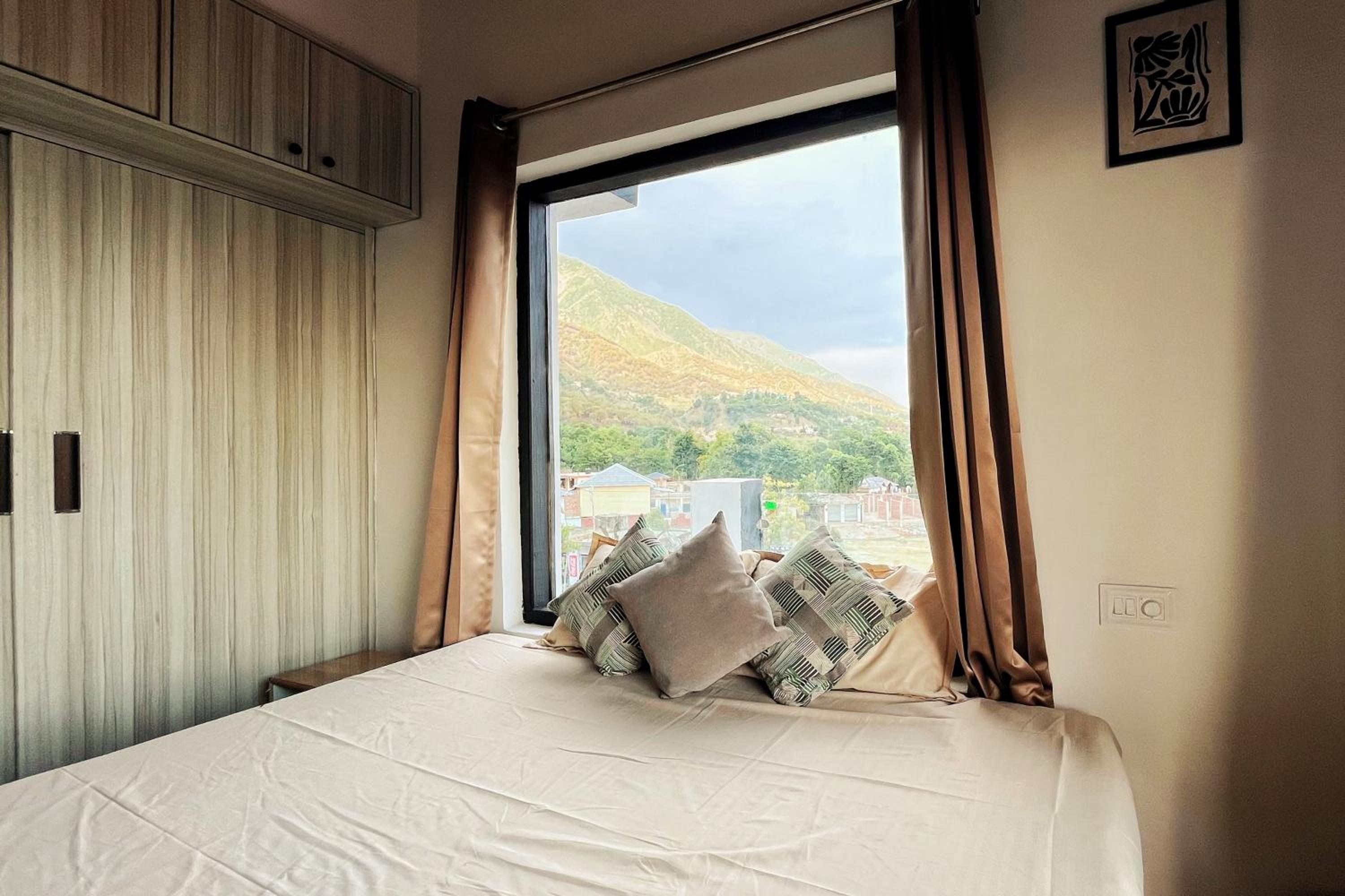Ghonslaa Home 3BHK Flat, Dharamshala view 2