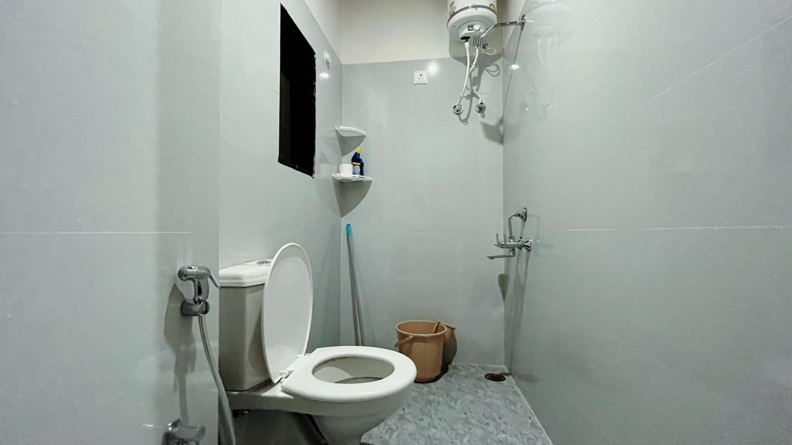 Ghonslaa Home 3BHK Flat, Dharamshala view 4