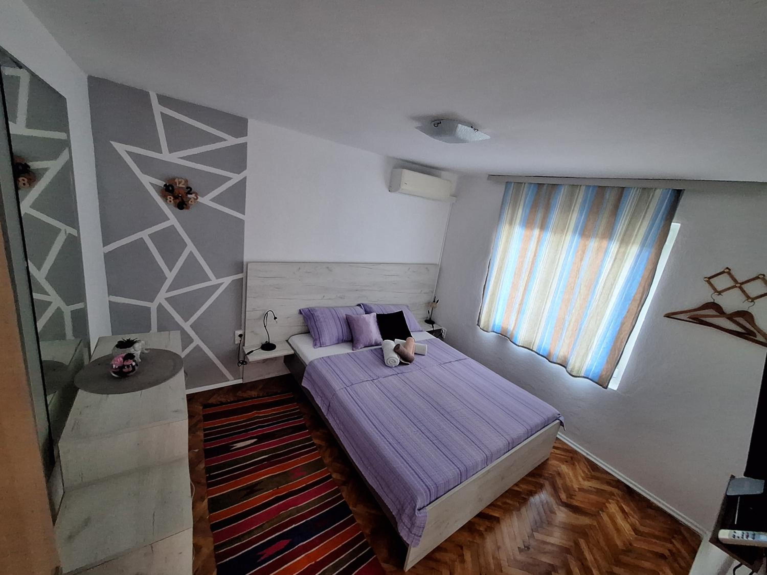 Apartment and Rooms Zed