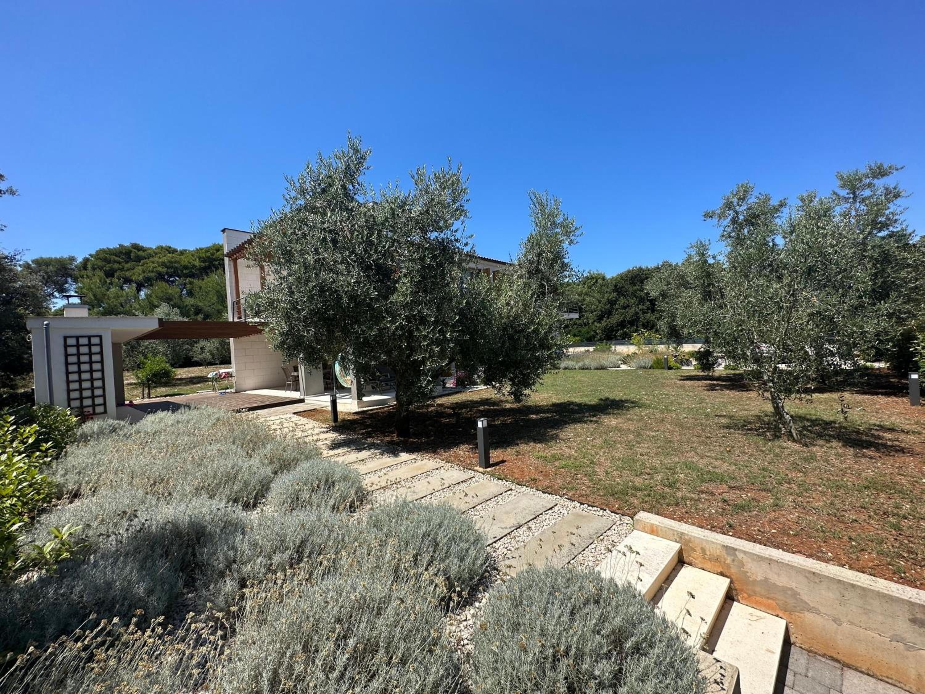 Beach House Mostir view 4