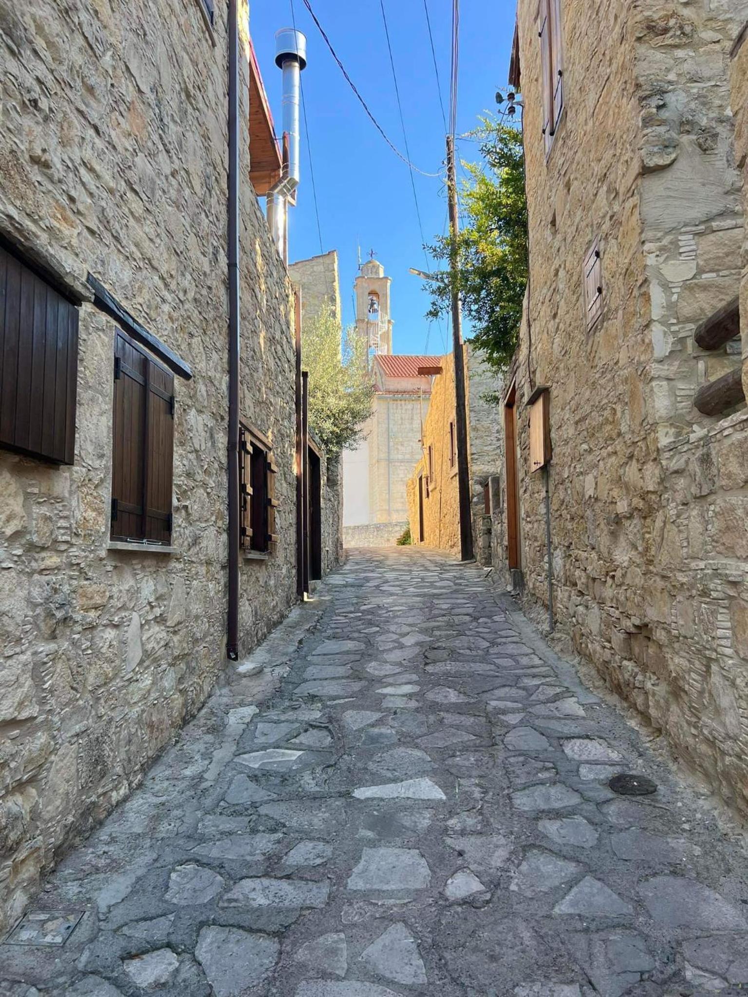 Lofou Maisonette