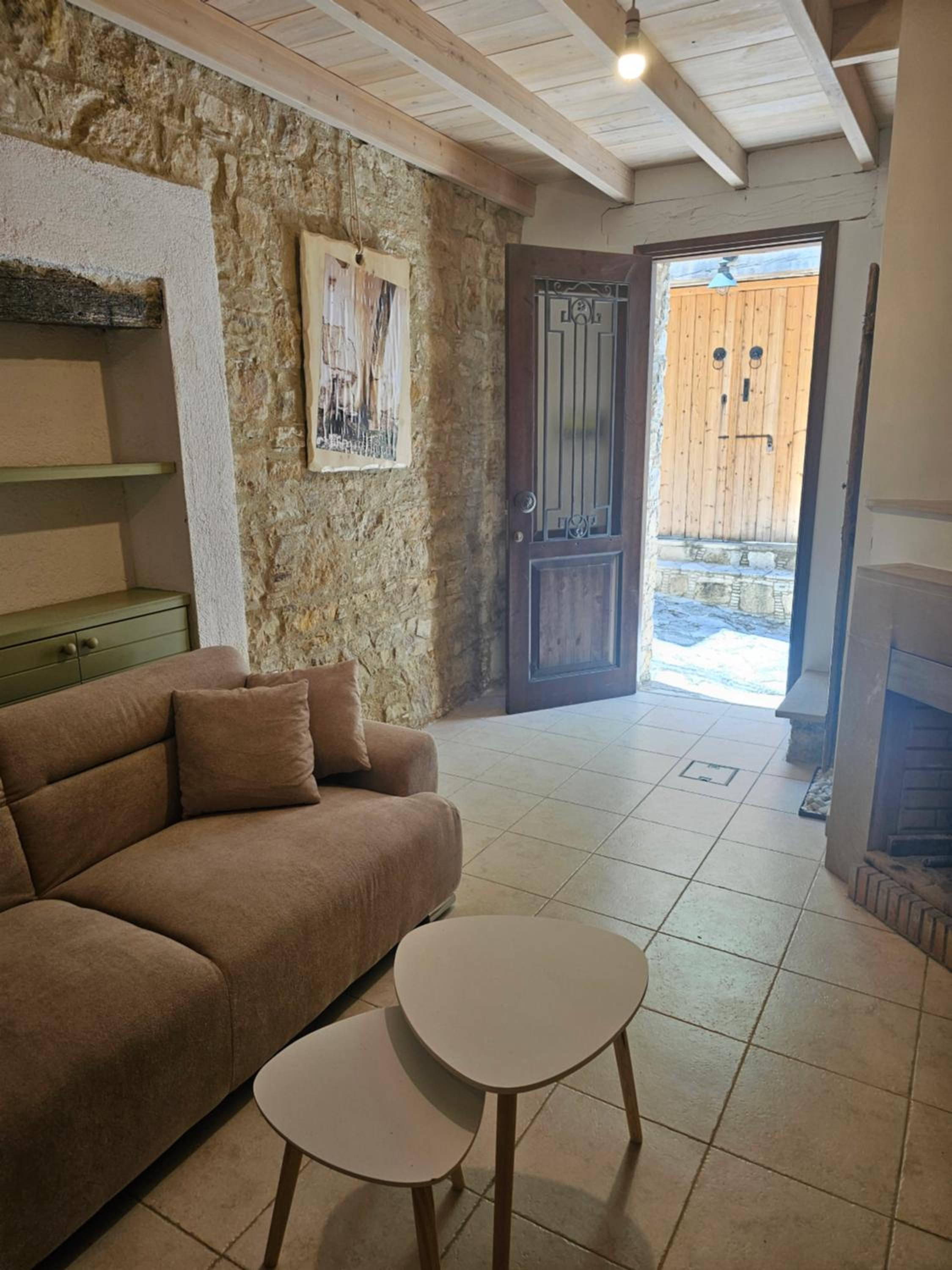 Lofou Maisonette