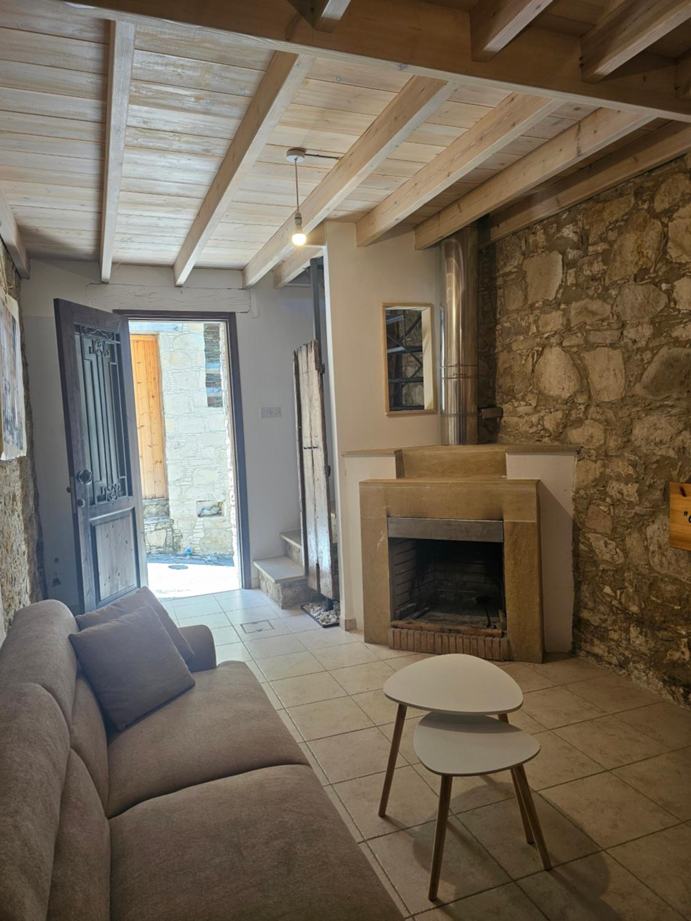 Lofou Maisonette