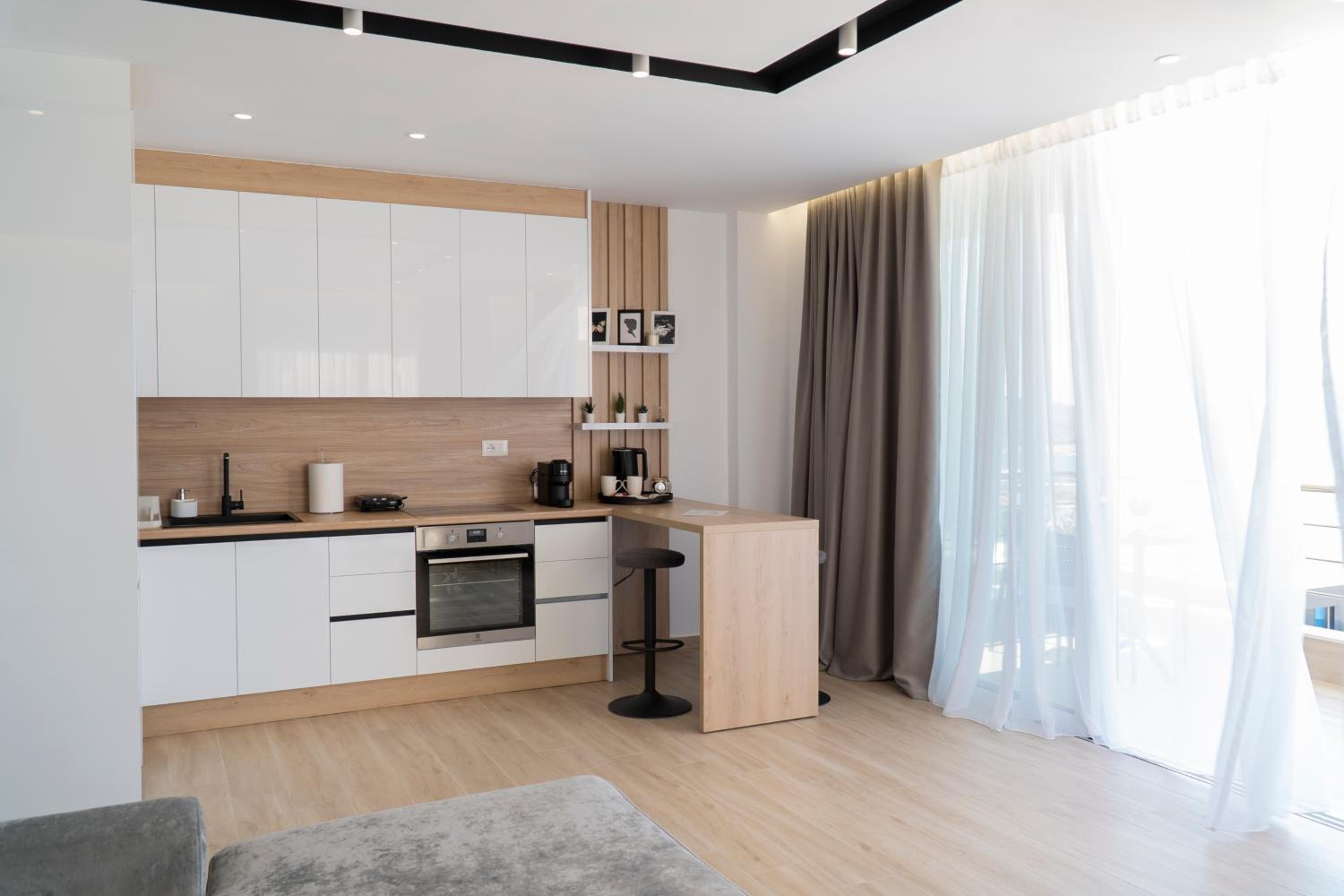 Mateo Apartments