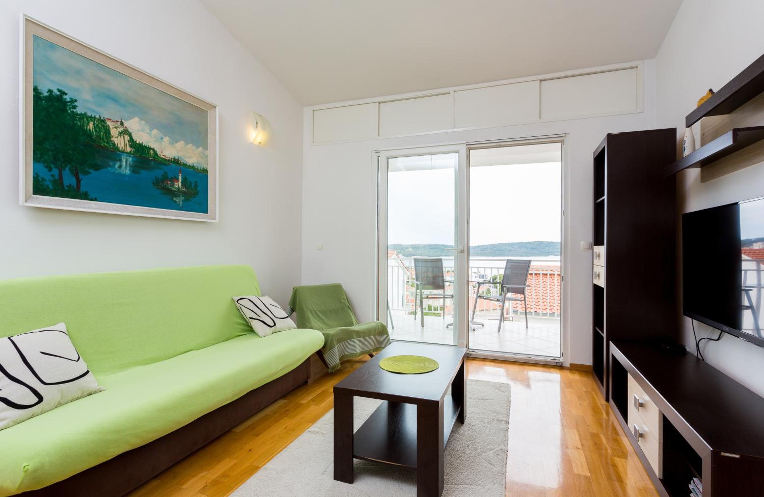 Apartment Mia - Spacious apartment on 85 m2 with beautiful sea view view 2