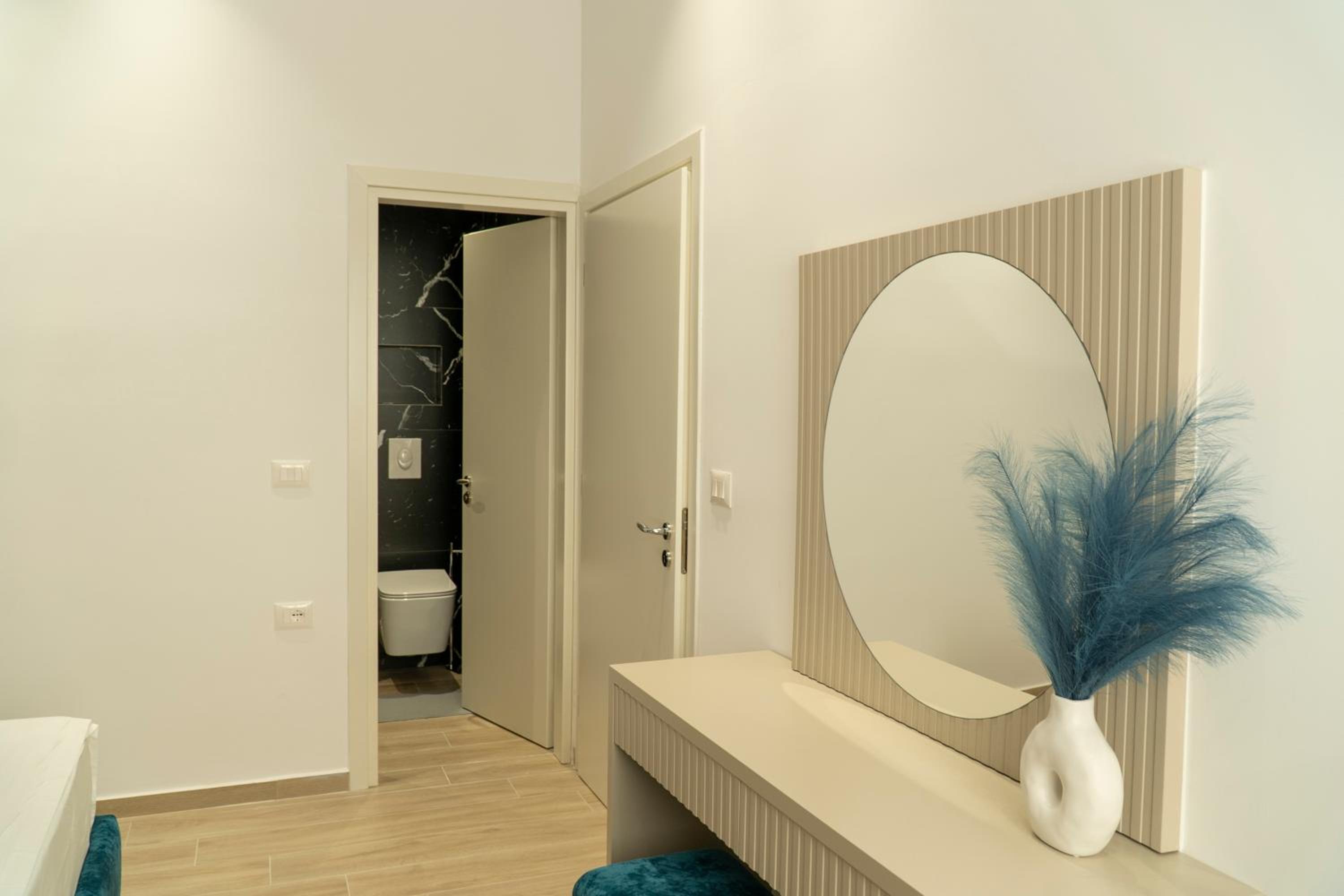 Mateo Apartments