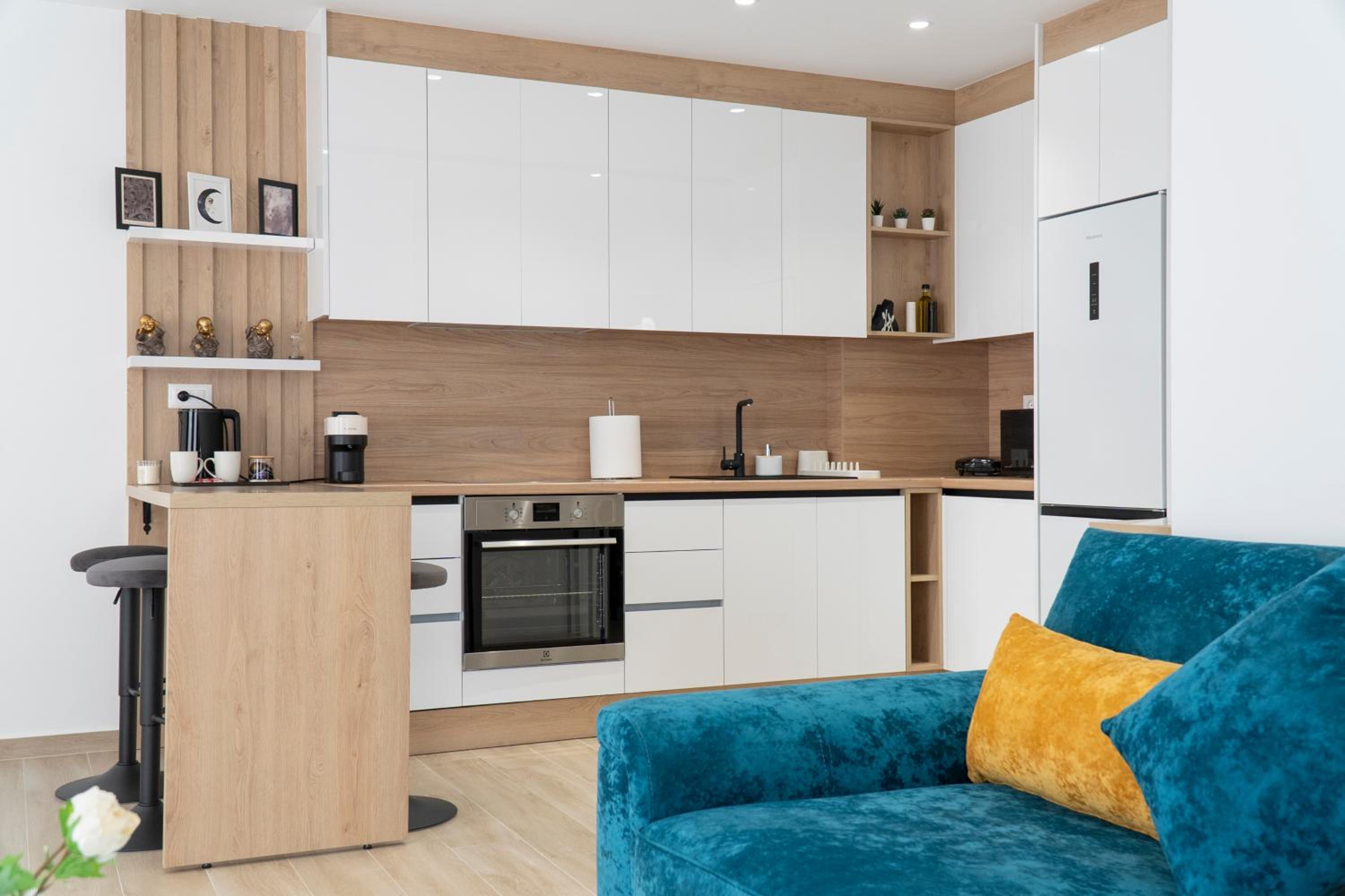 Mateo Apartments