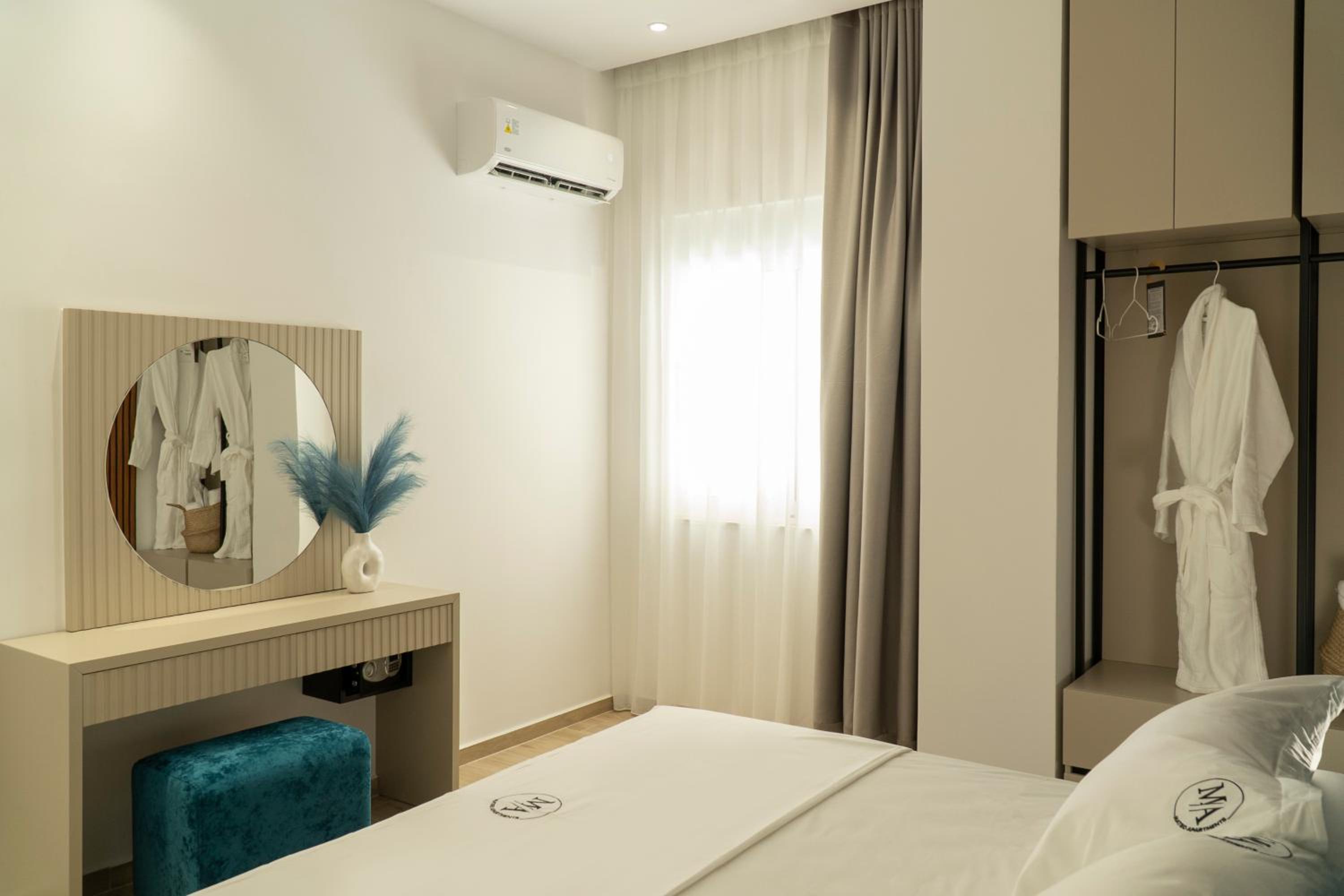 Mateo Apartments