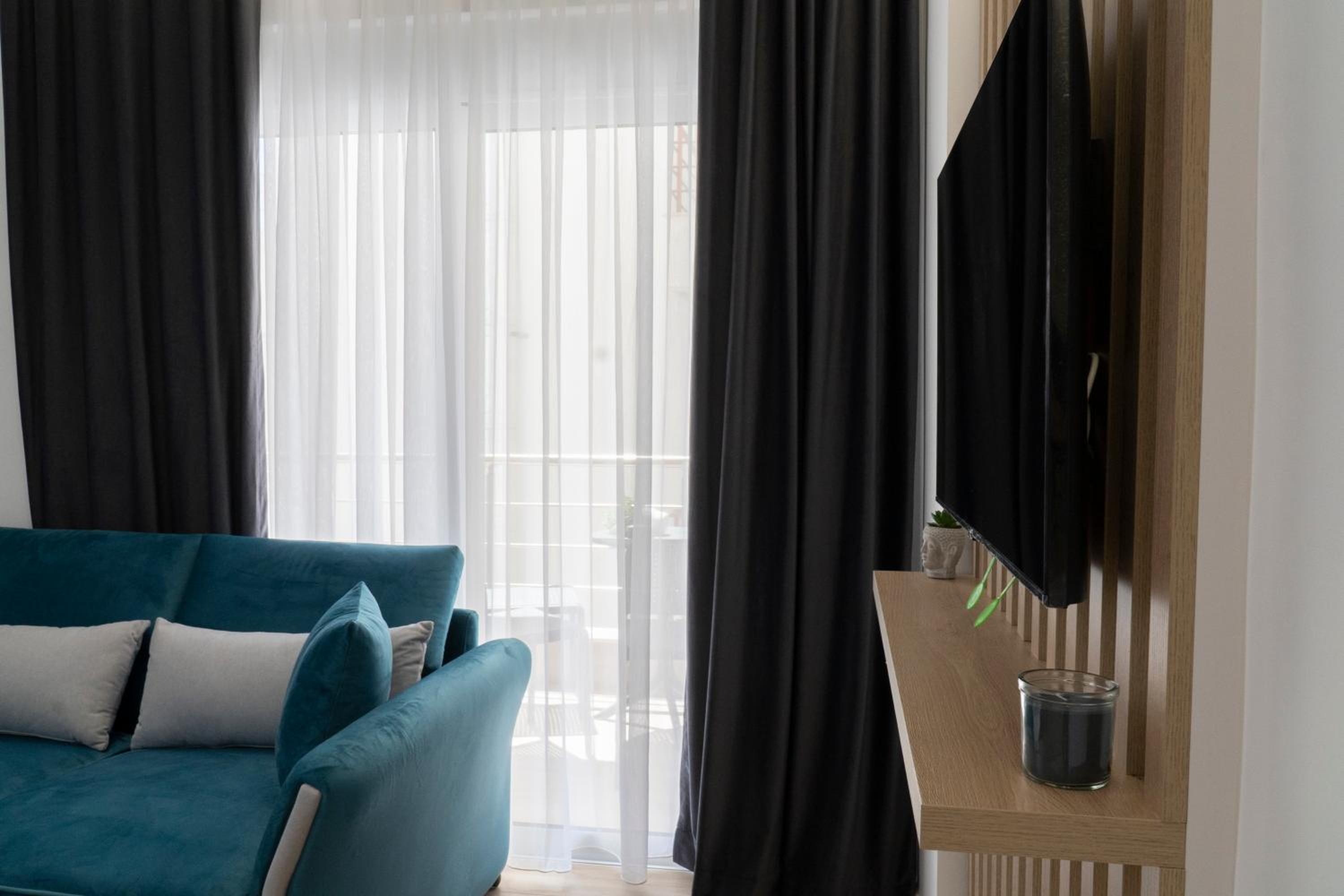 Mateo Apartments
