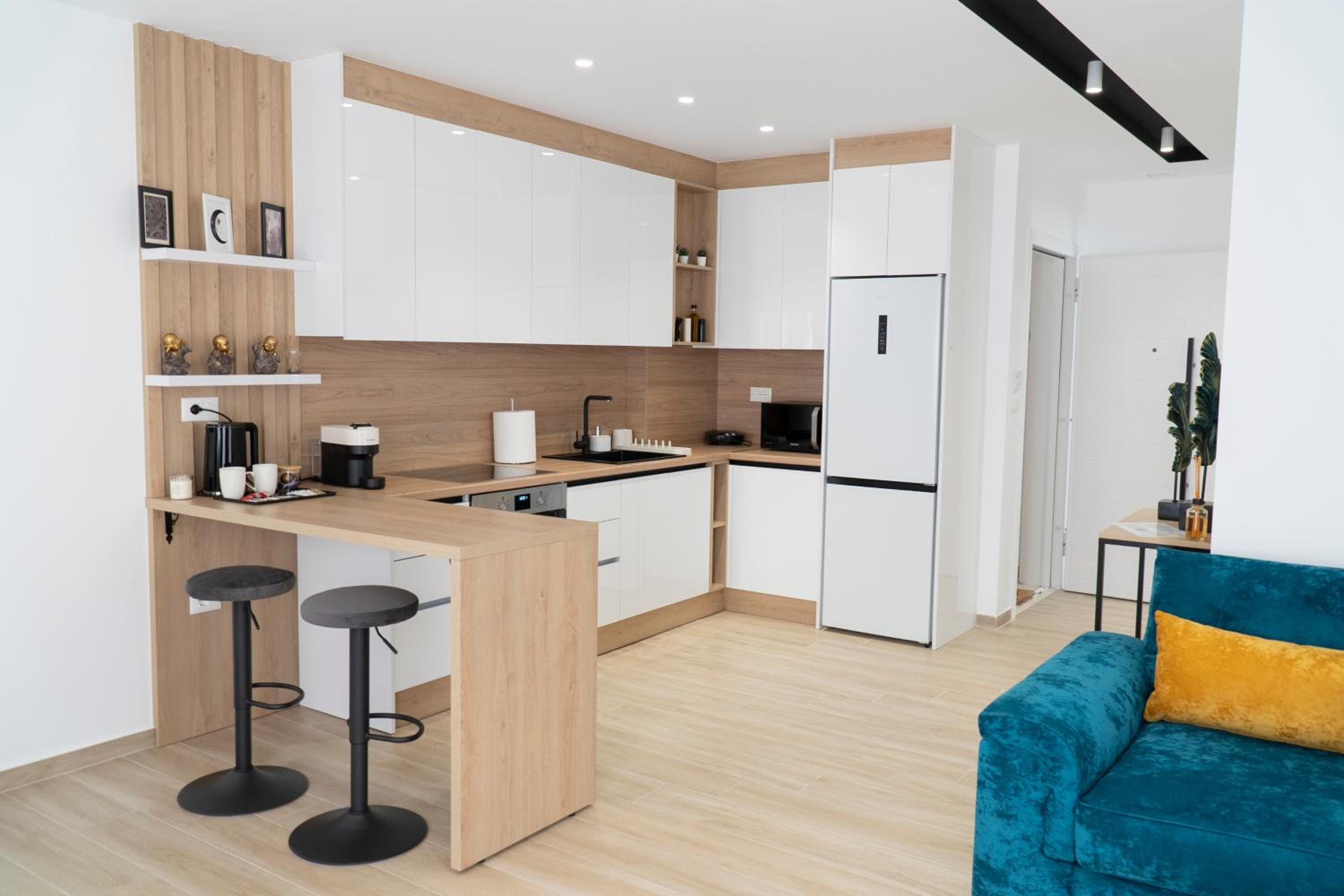Mateo Apartments