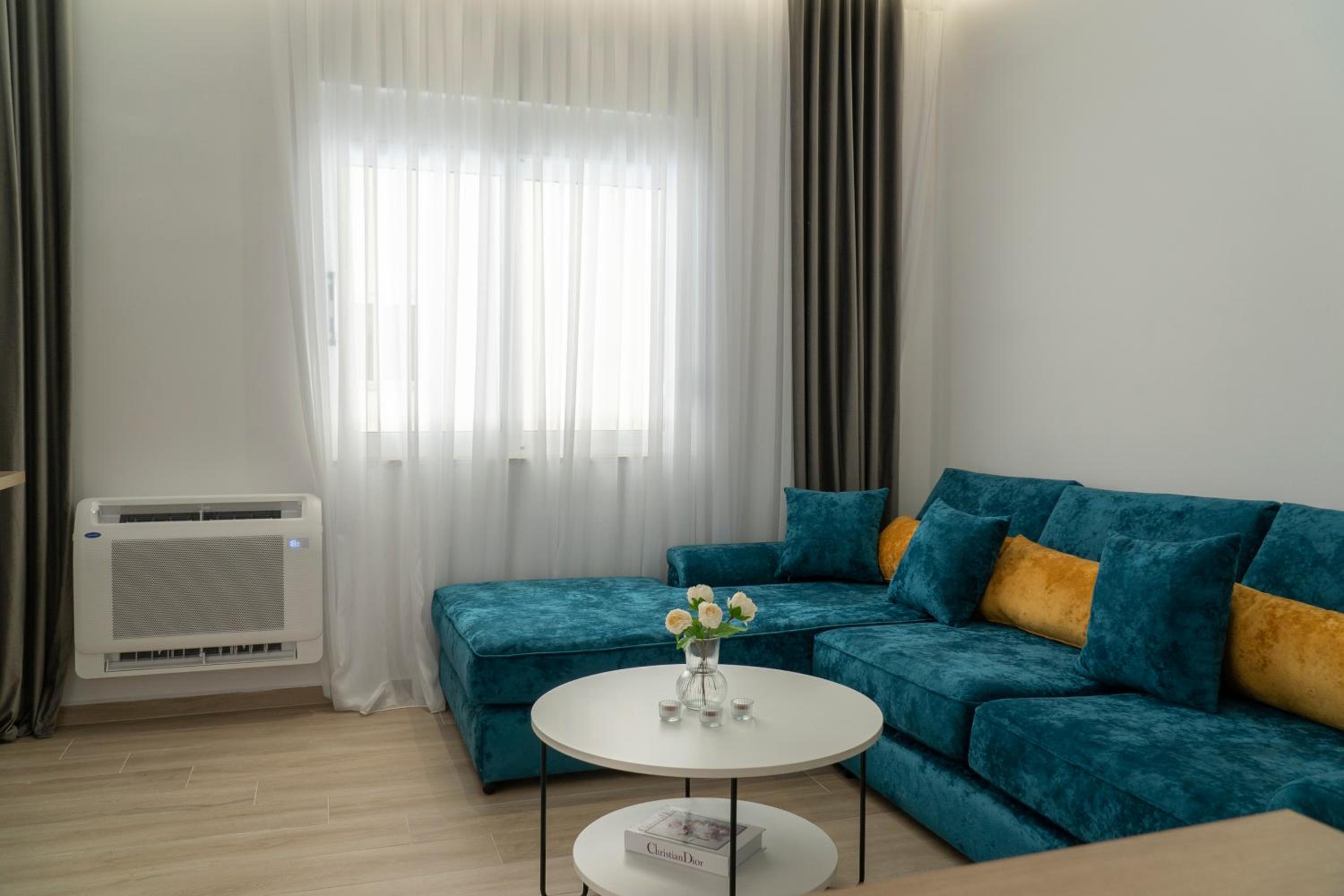 Mateo Apartments