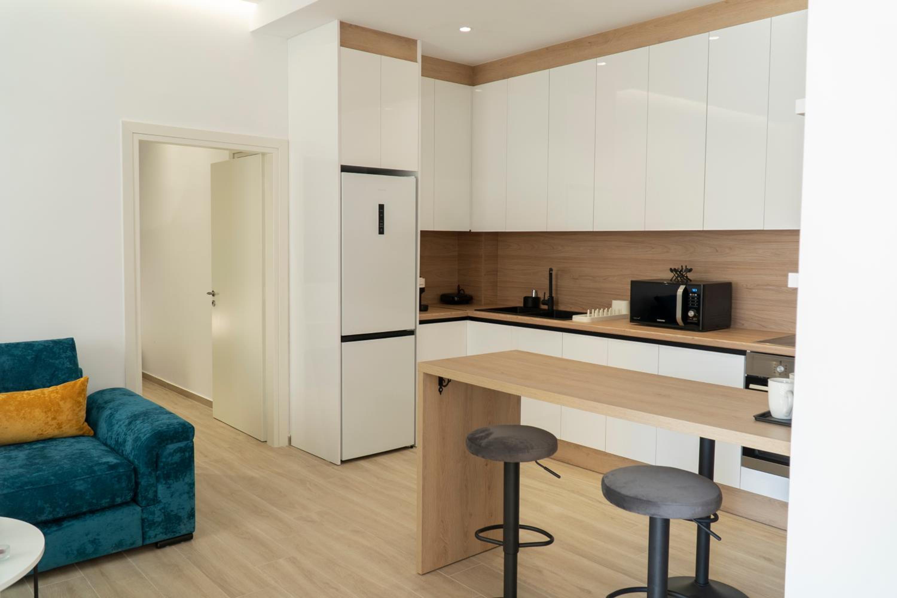 Mateo Apartments