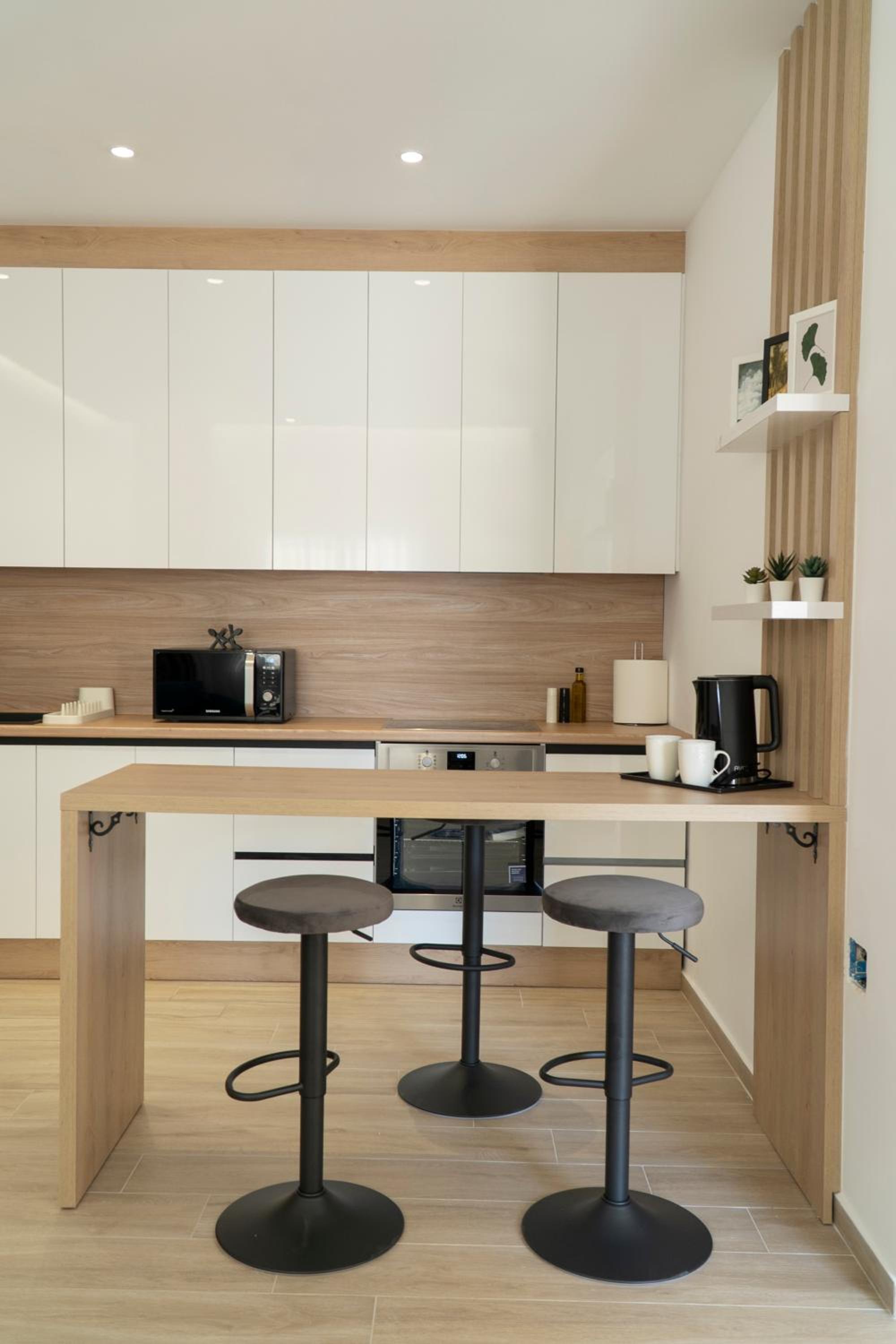 Mateo Apartments