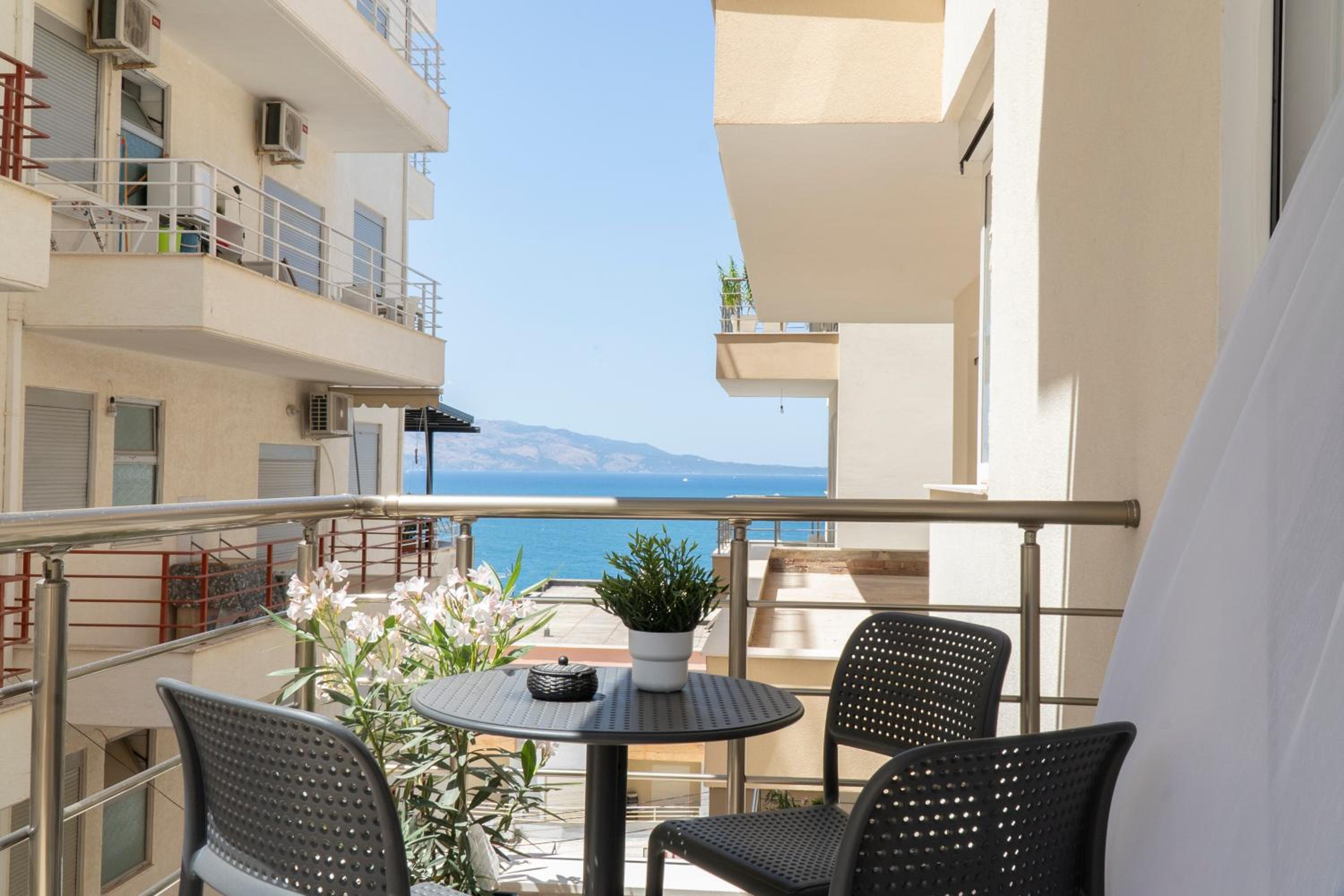 Mateo Apartments