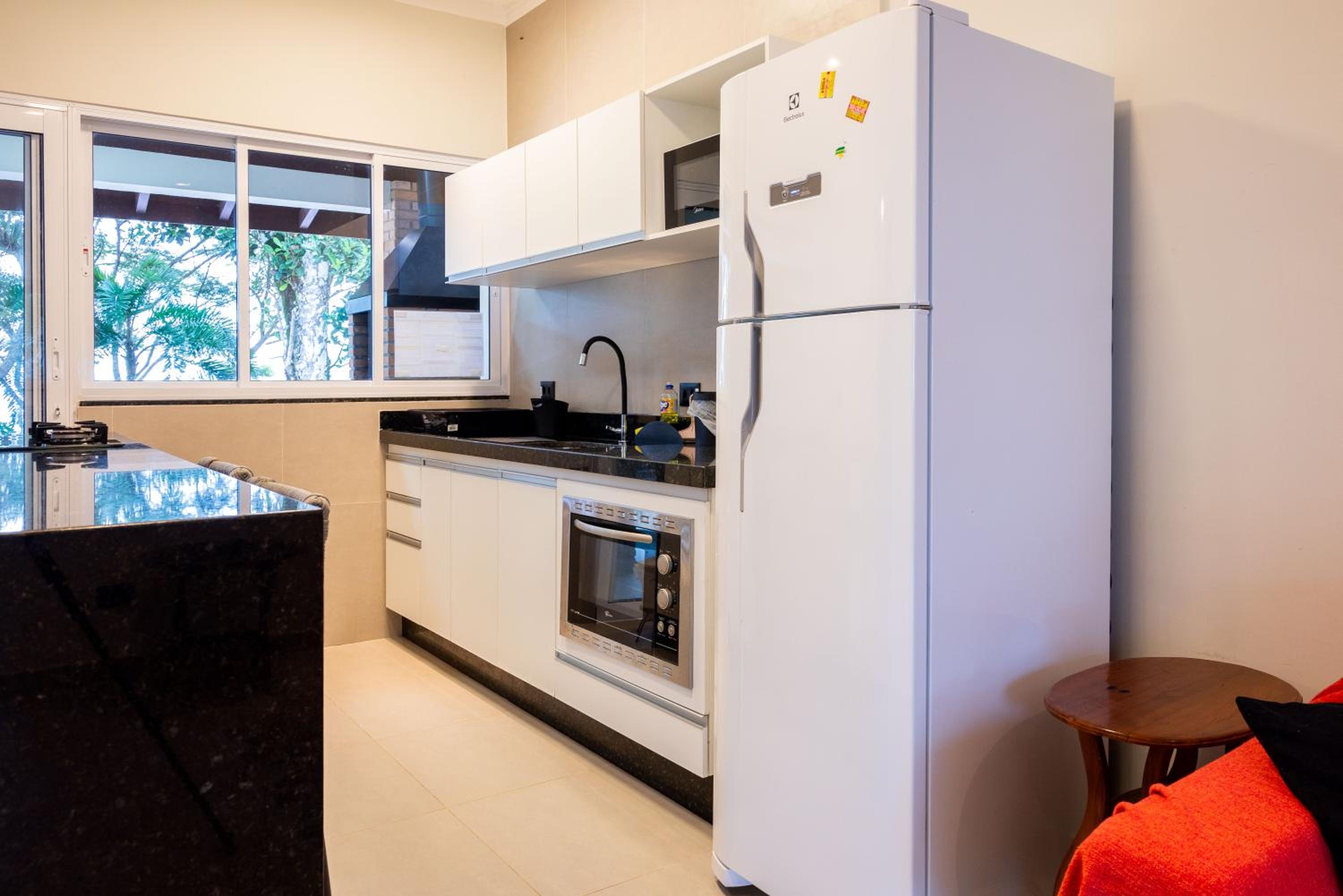 Villa Ubud - Casa com piscina privativa e vista para o mar em Ubatuba