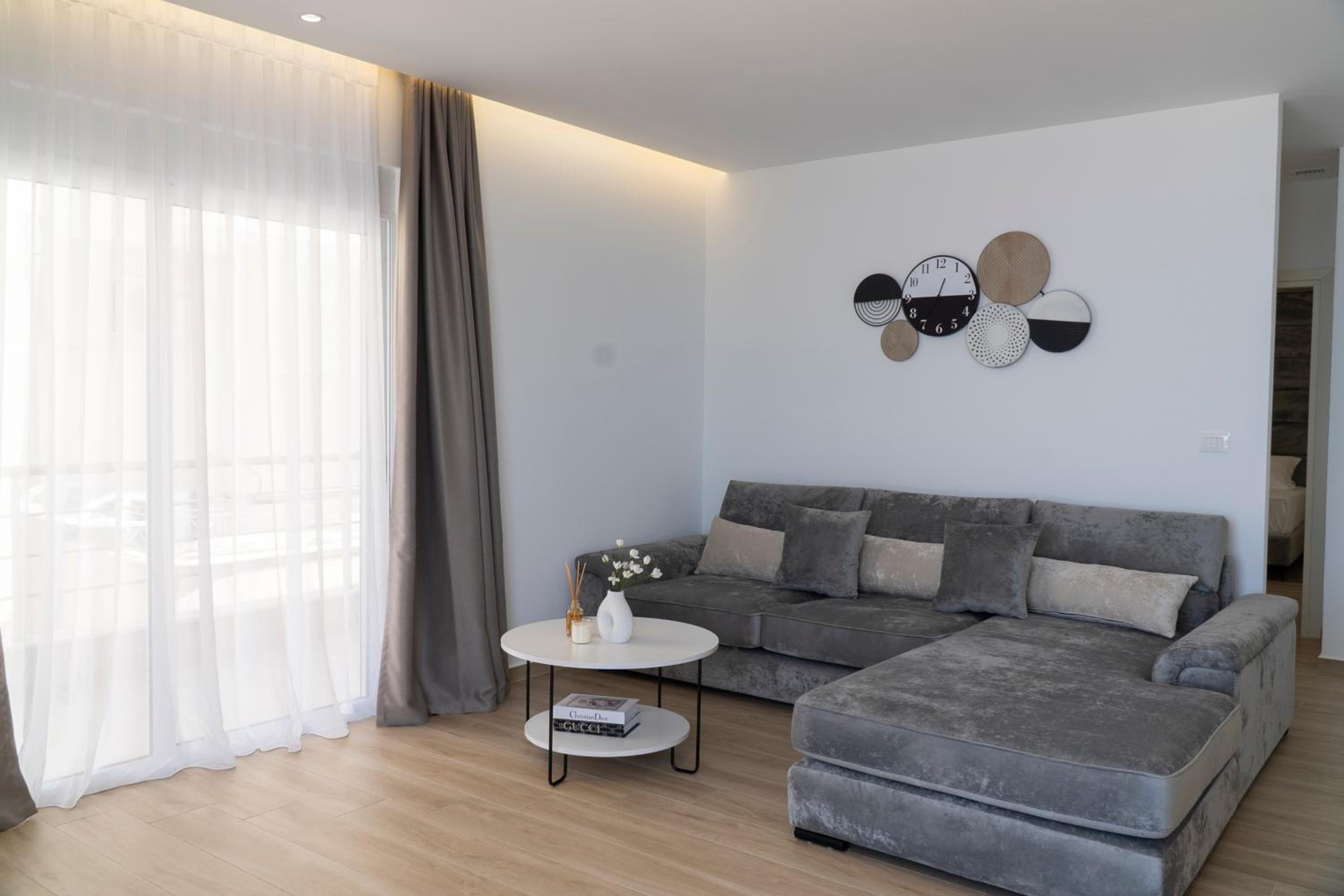 Mateo Apartments