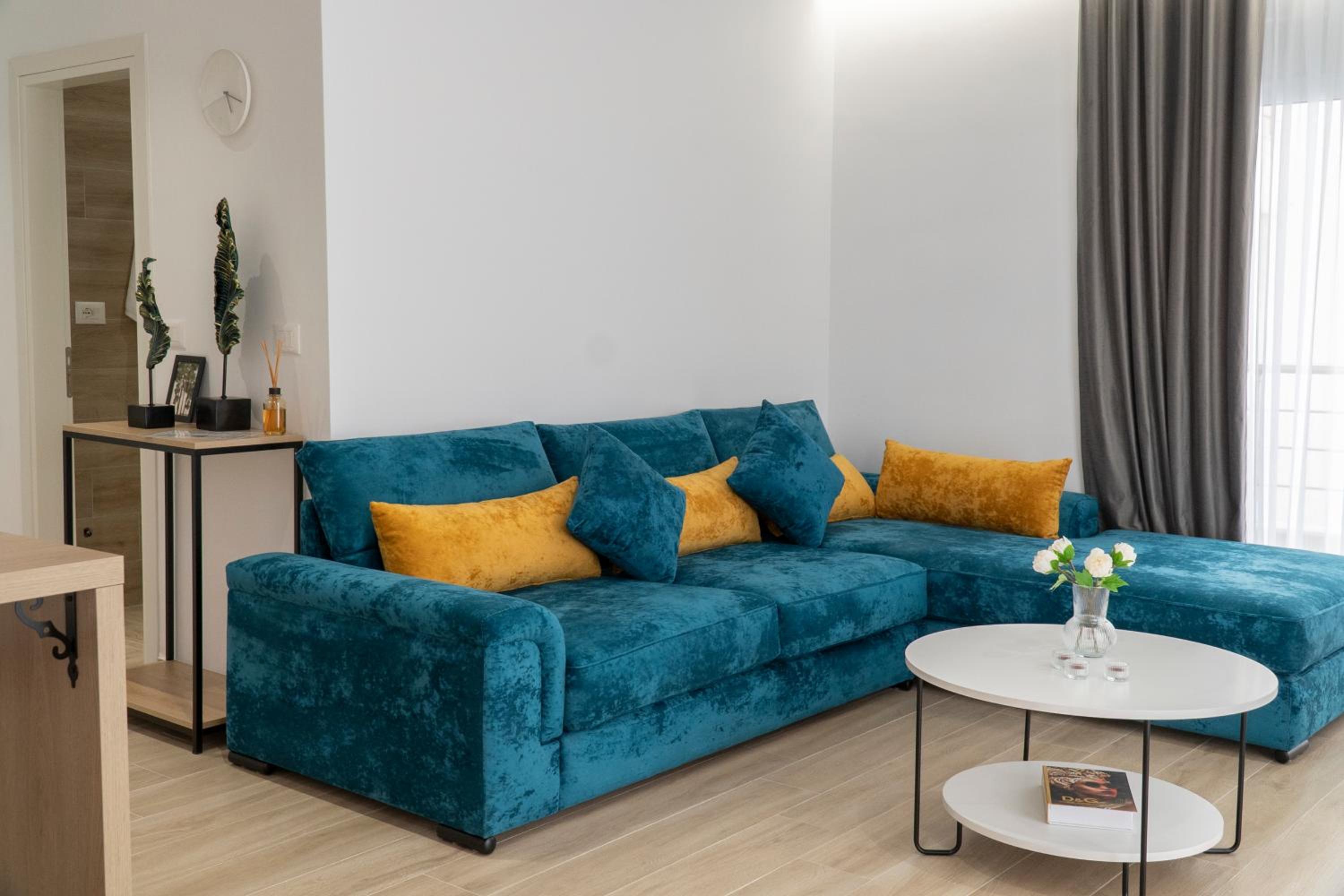 Mateo Apartments