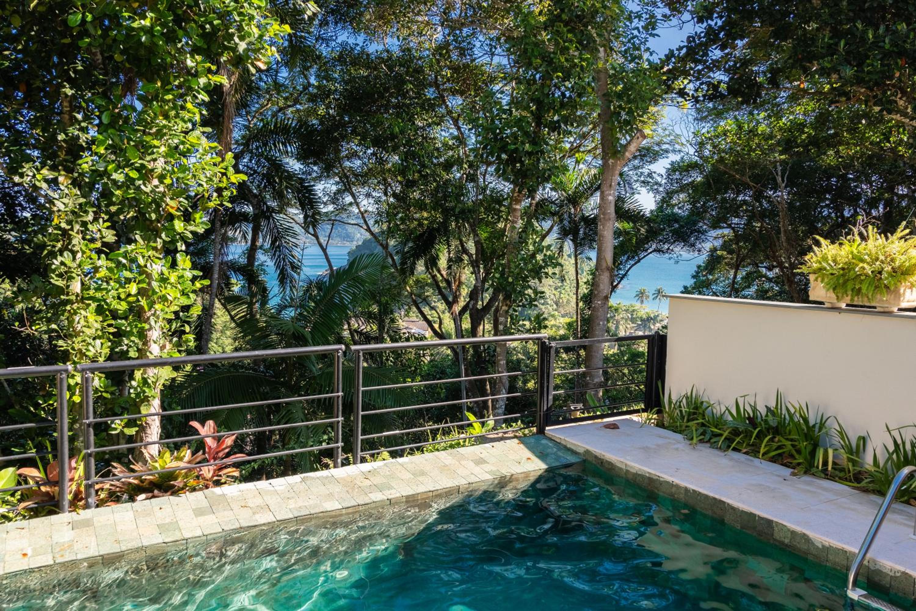 Villa Ubud - Casa com piscina privativa e vista para o mar em Ubatuba