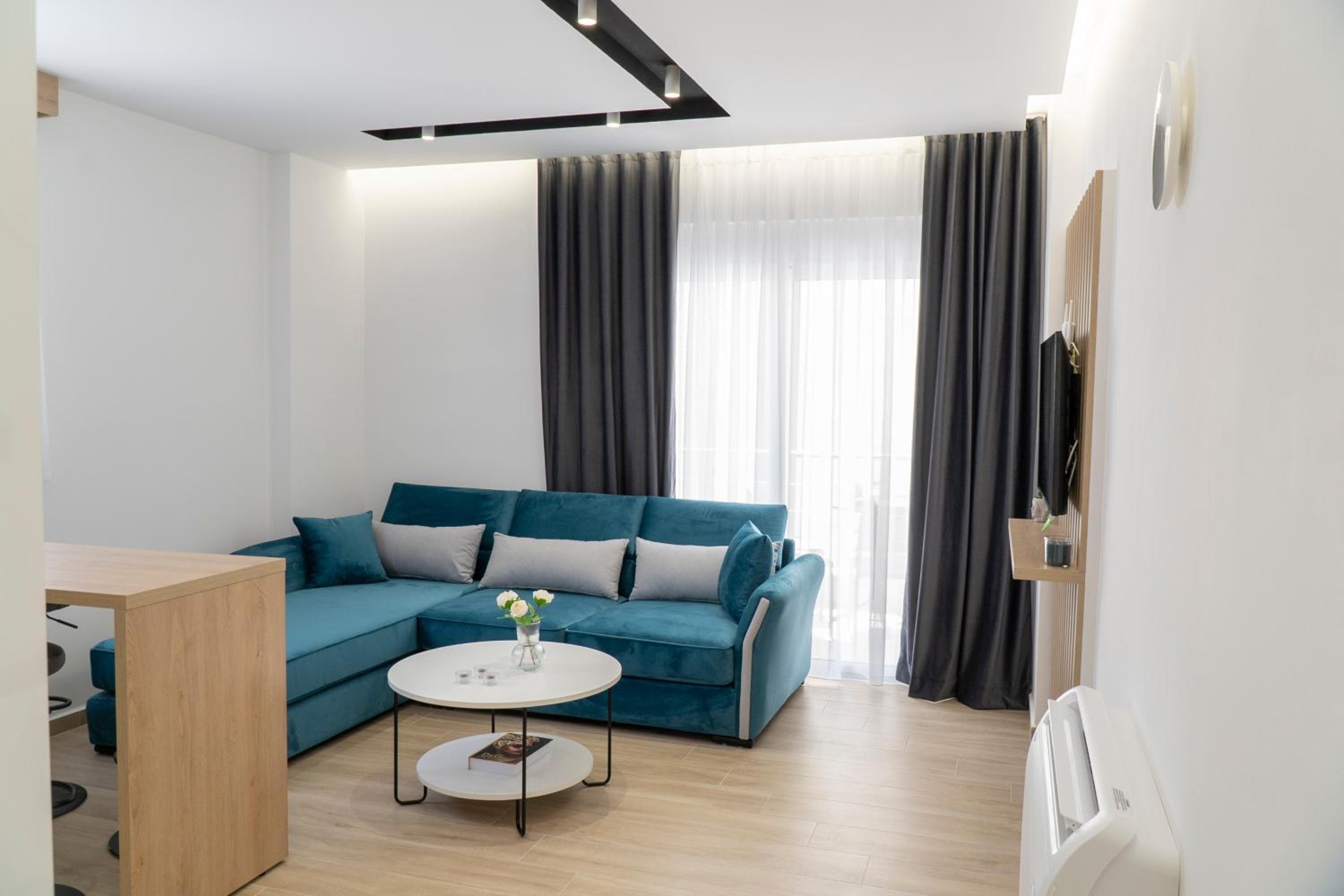 Mateo Apartments