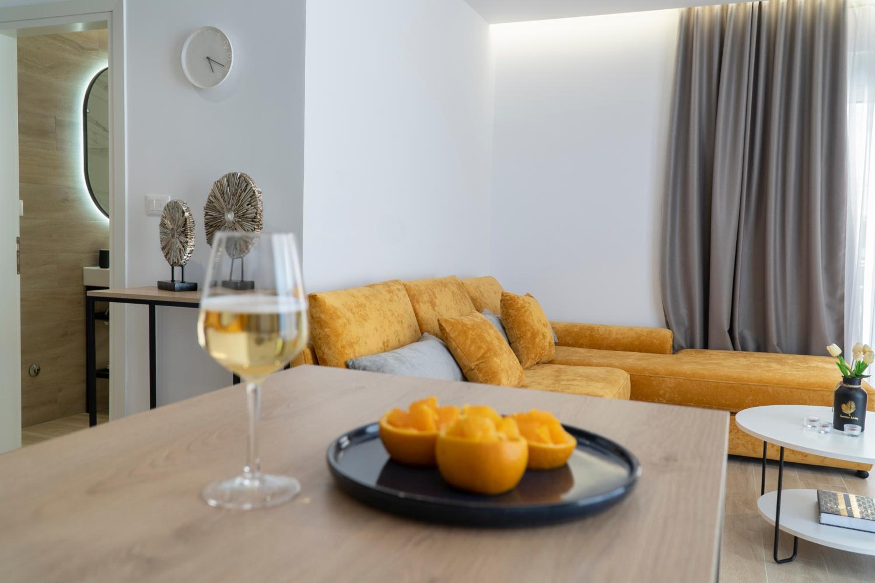 Mateo Apartments