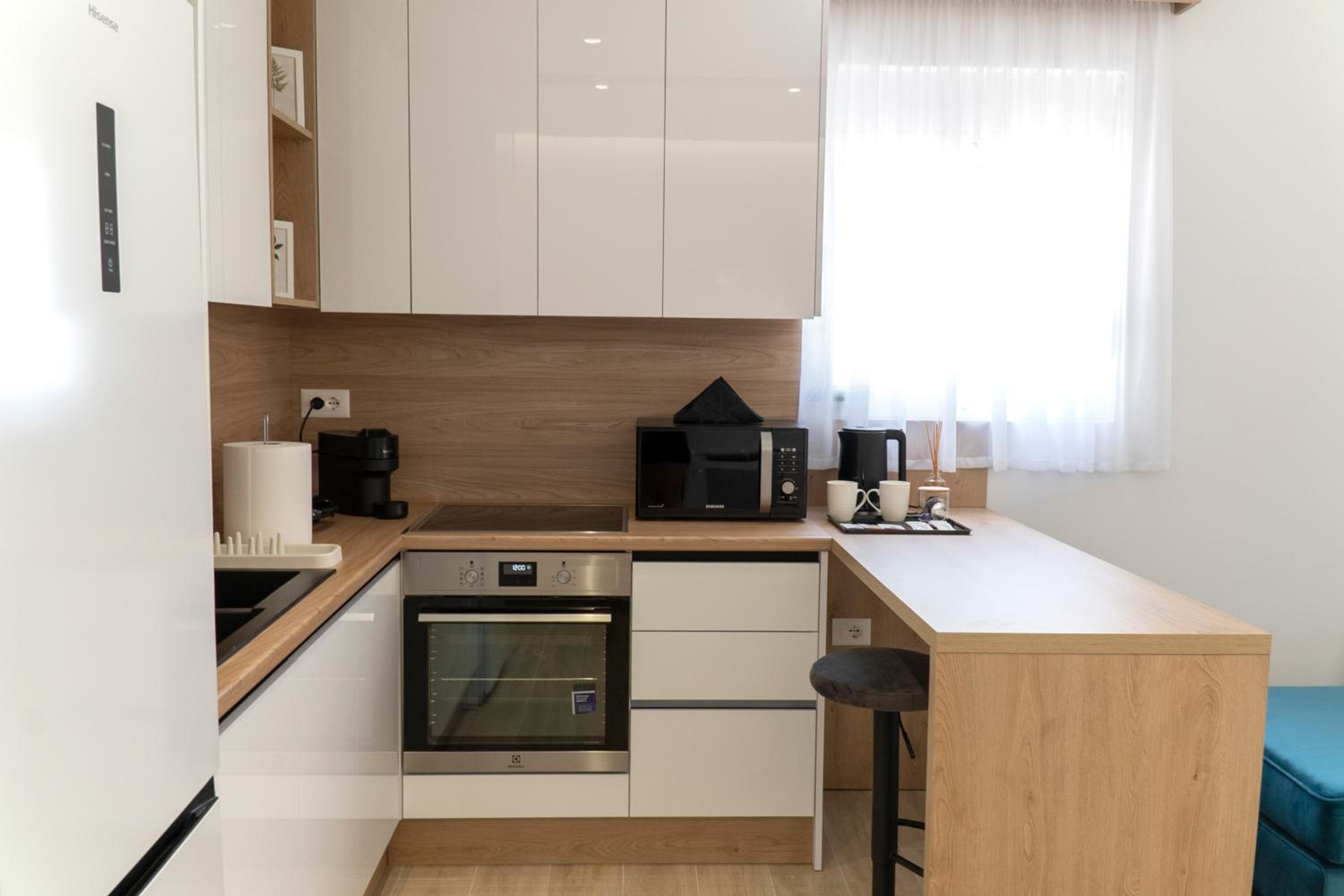 Mateo Apartments