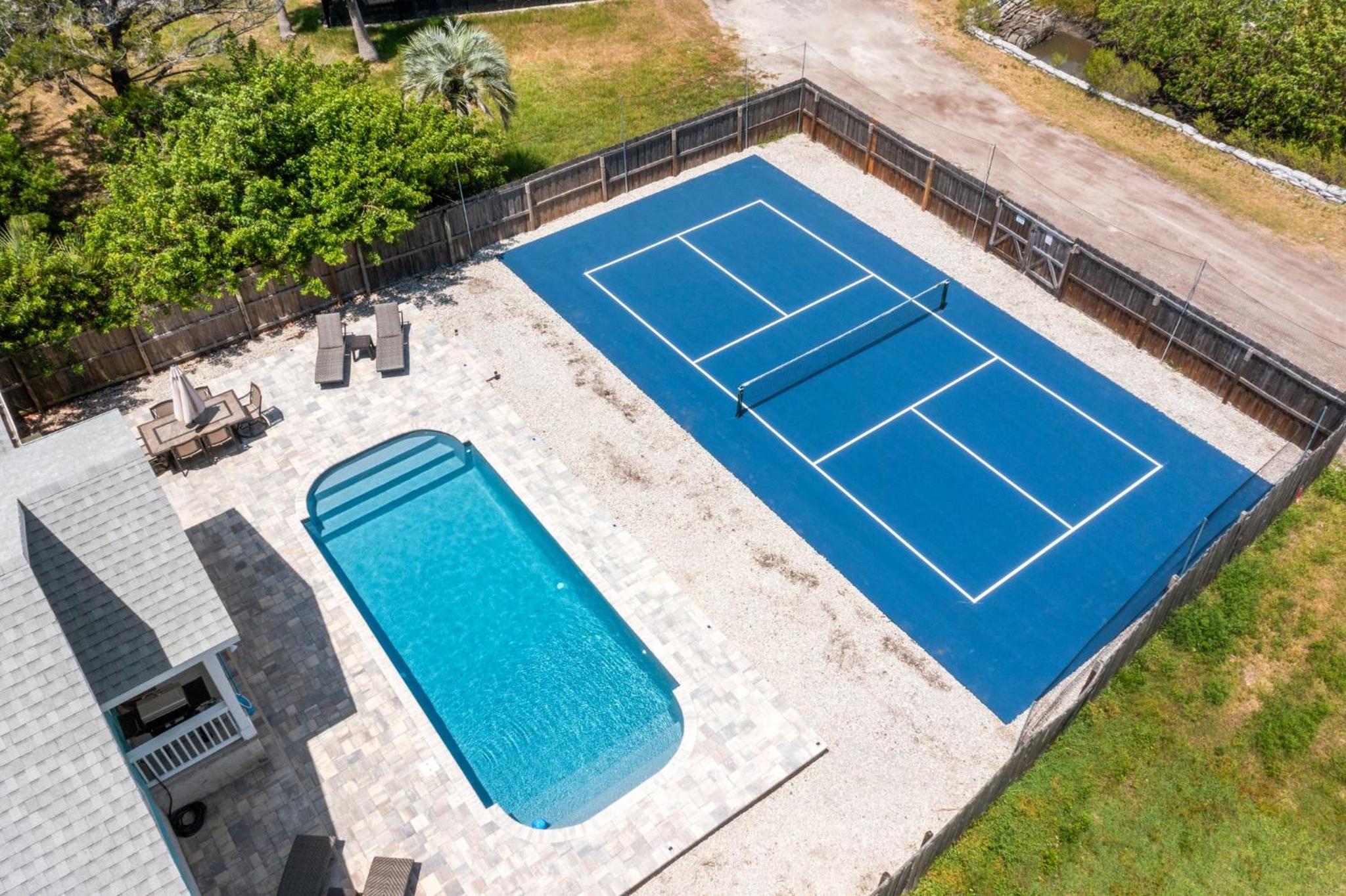 Blu Star Oasis Beach Pool Pickleball view 2