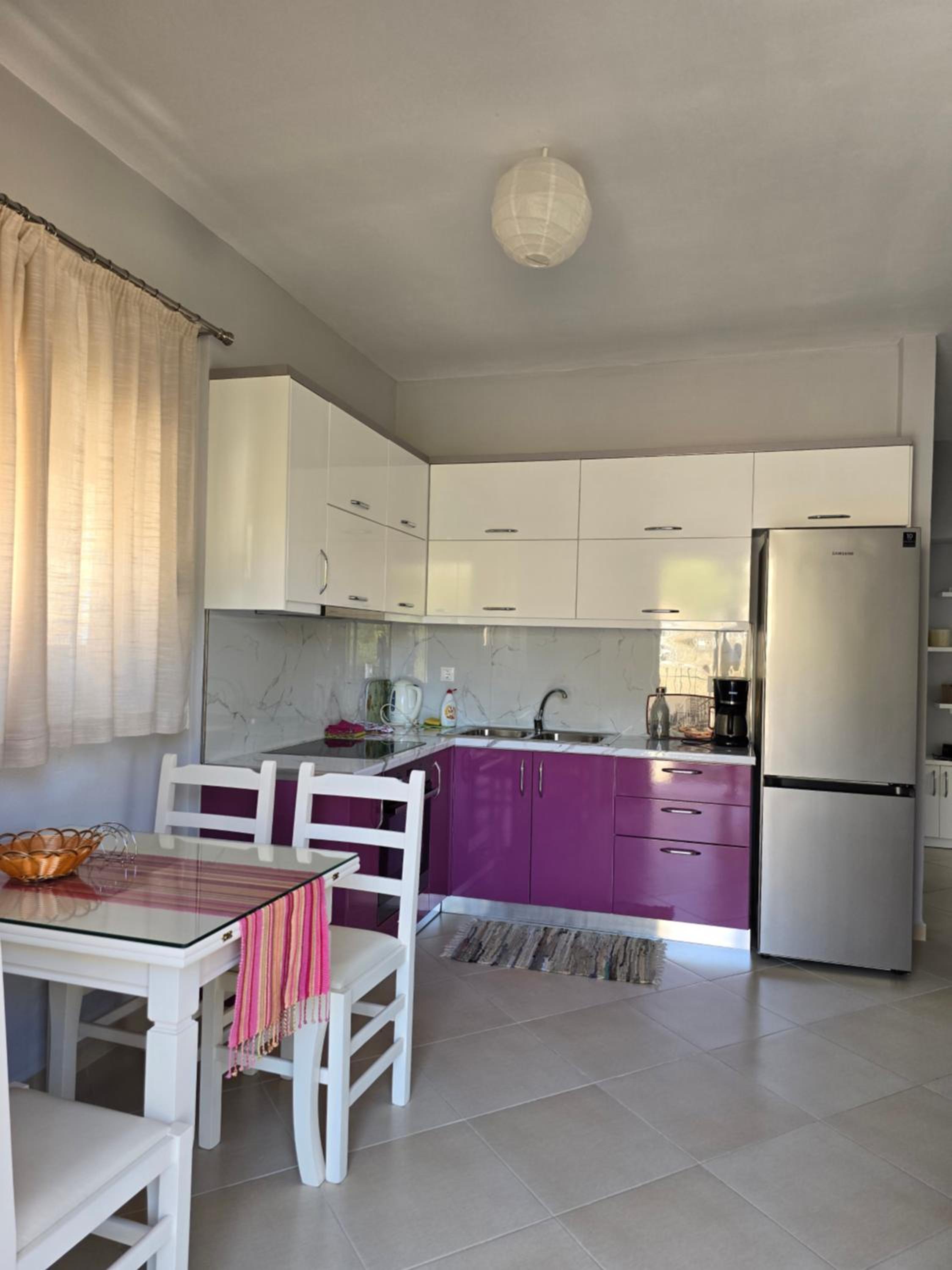 Lovely 1-bedroom rental unit with free parking on premises