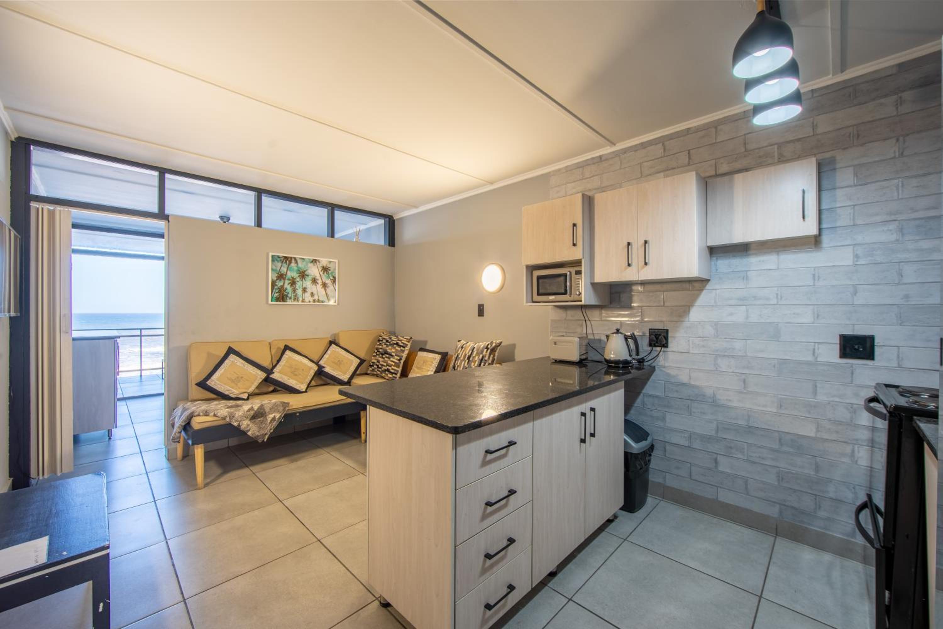 Driftsands Uvongo Beachfront