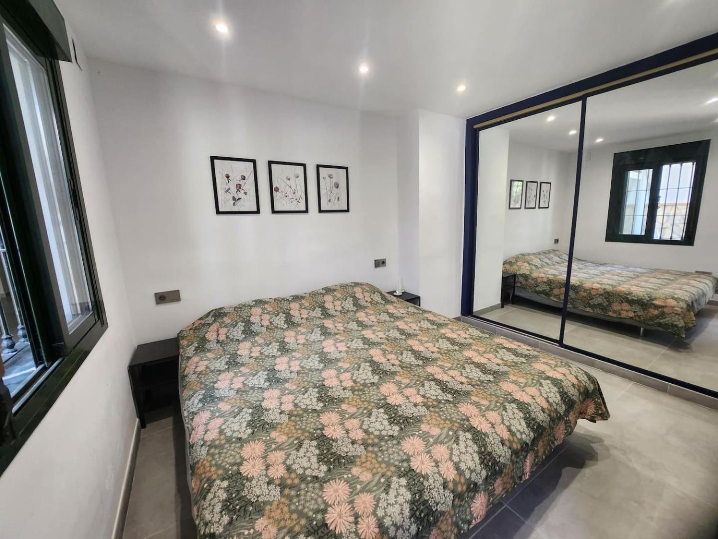 Modern apartment Camelia by the beach