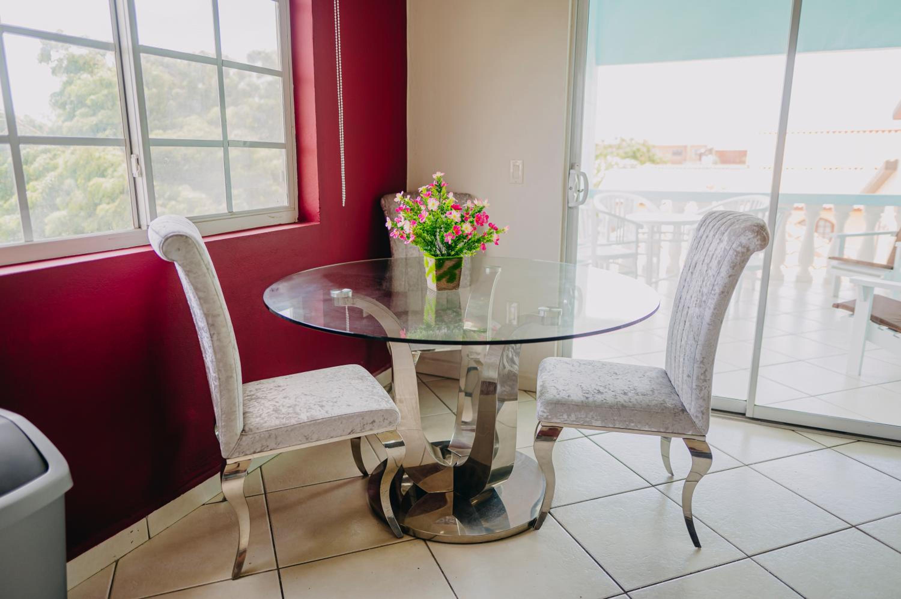 Impressive 1-bedroom apartment 3 km from Eagle beach