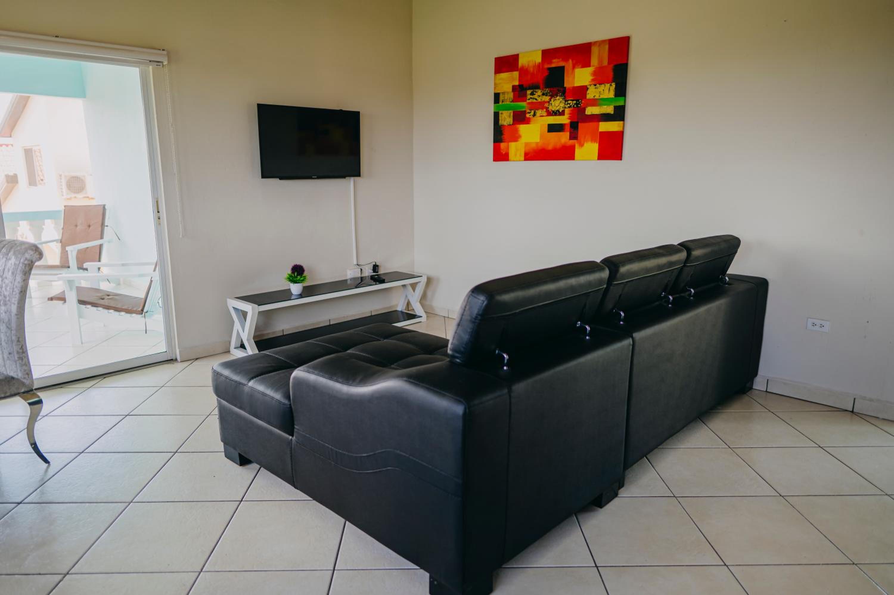 Impressive 1-bedroom apartment 3 km from Eagle beach