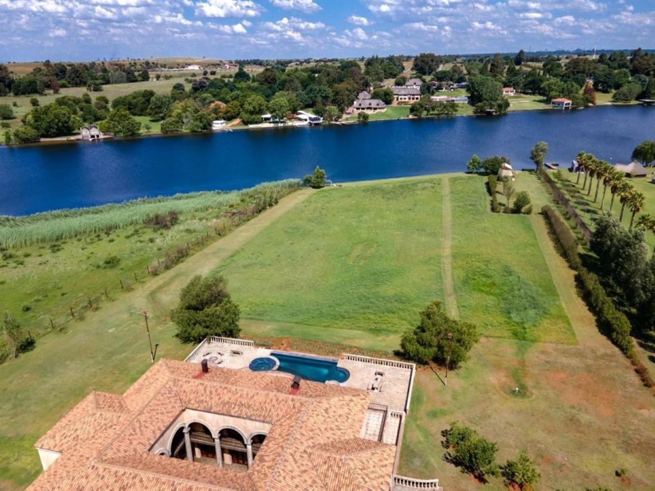 VaalVilla Rustic Holiday Home