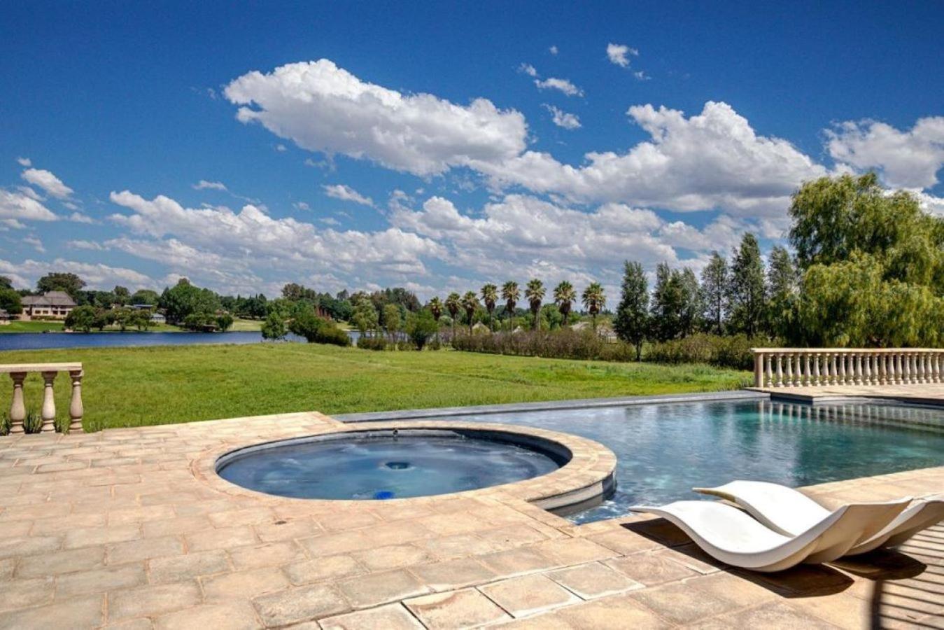 VaalVilla Rustic Holiday Home