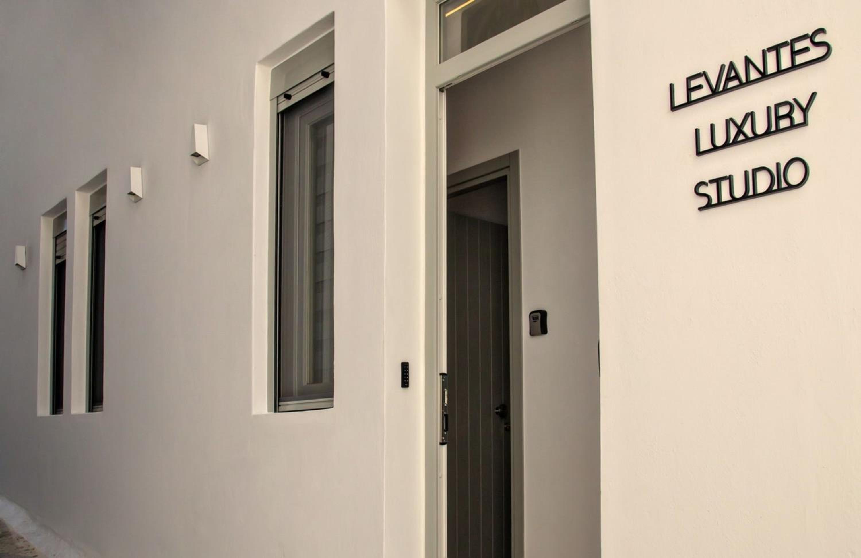 Hotel Levantes Luxury Suites II - Image 1