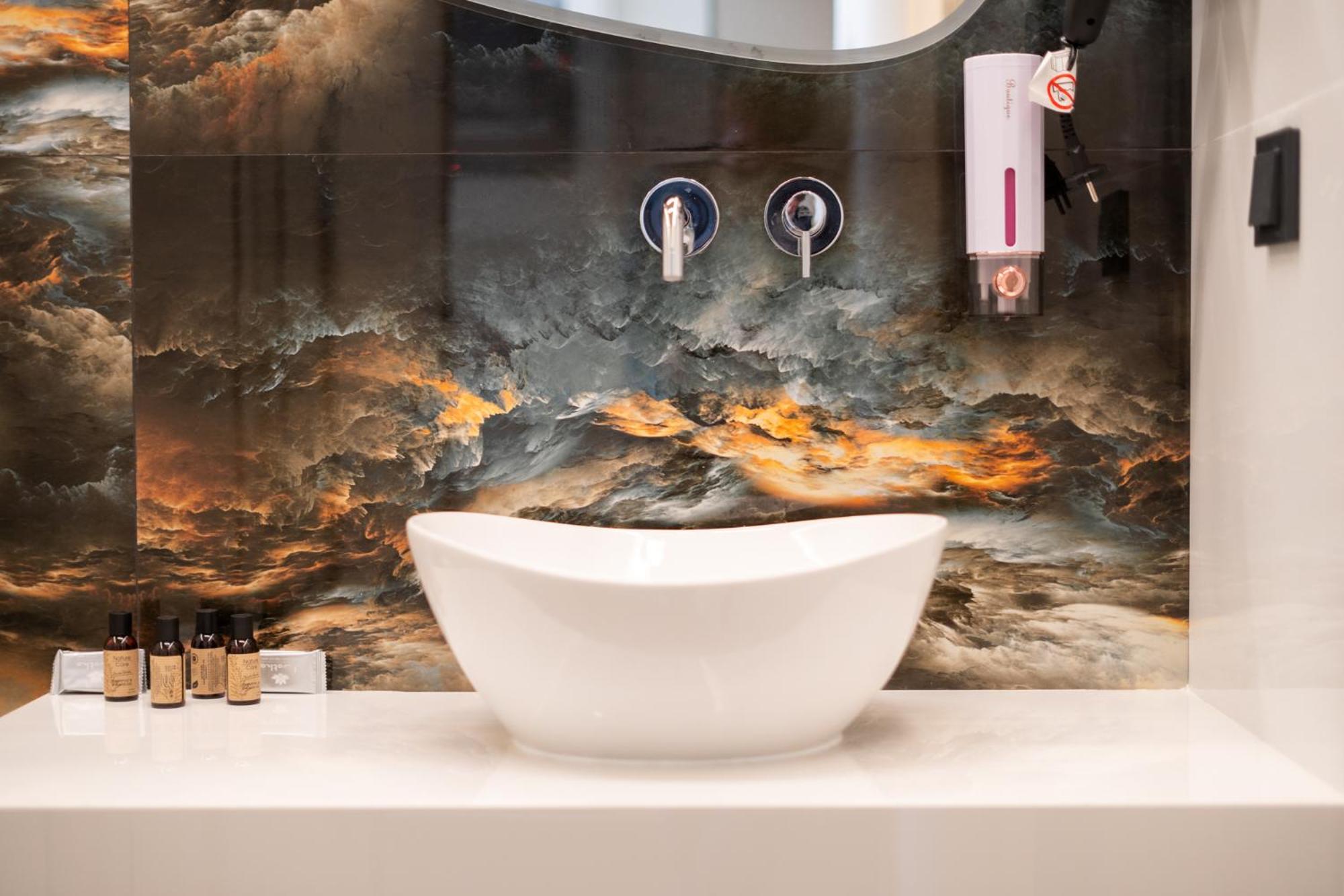 Meteora Smart Suites