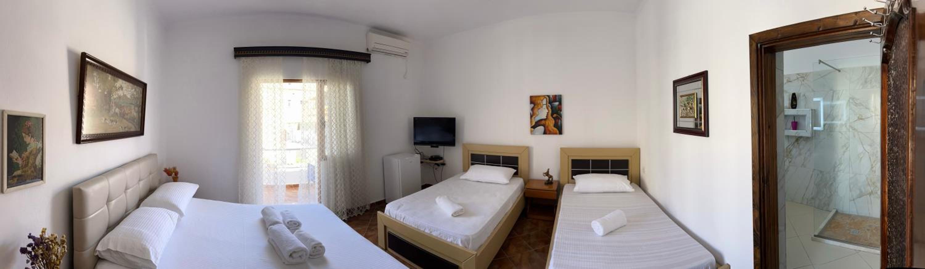 Villa EnSalv & Room & Apartment & Penthouse-Berat