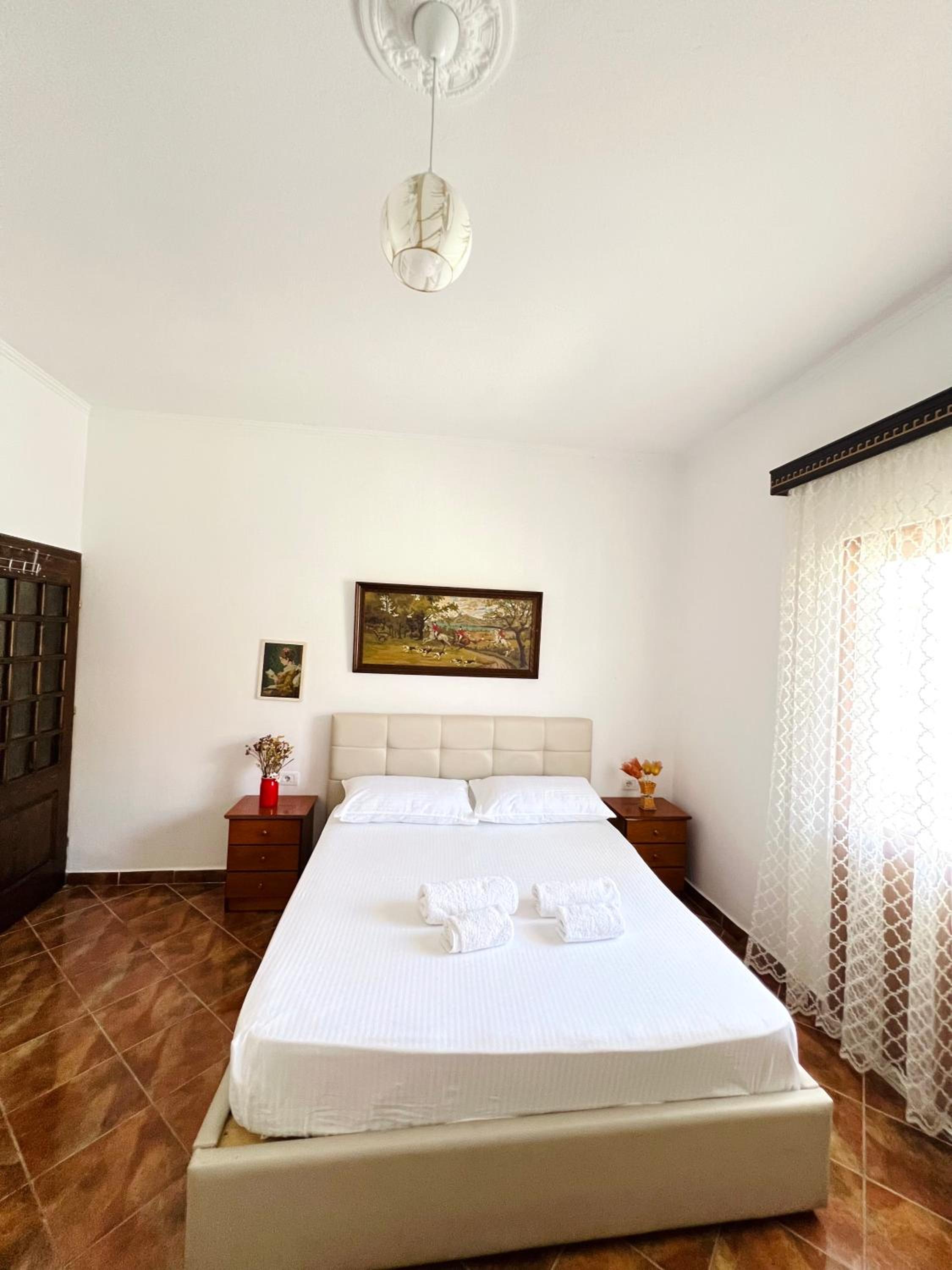 Villa EnSalv & Room & Apartment & Penthouse-Berat