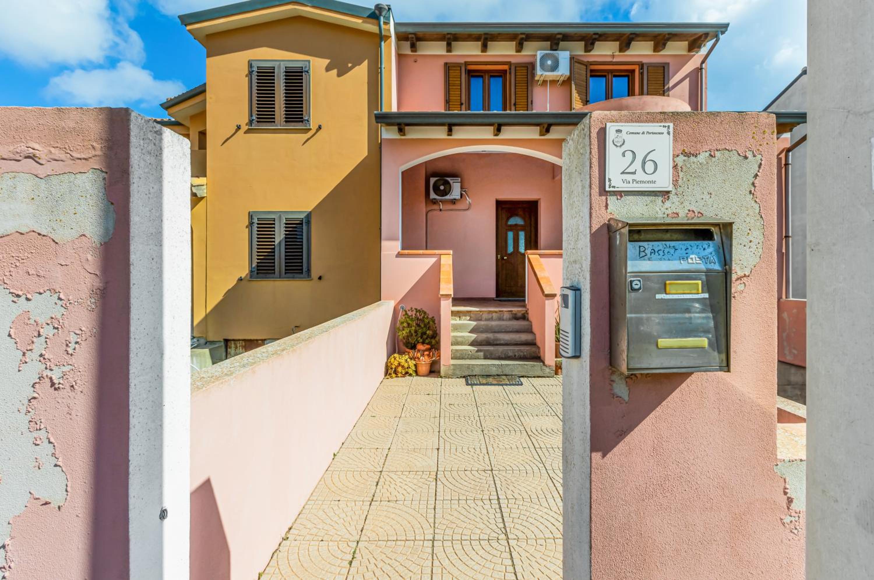 GuestHost - Sweet Home in Portoscuso!