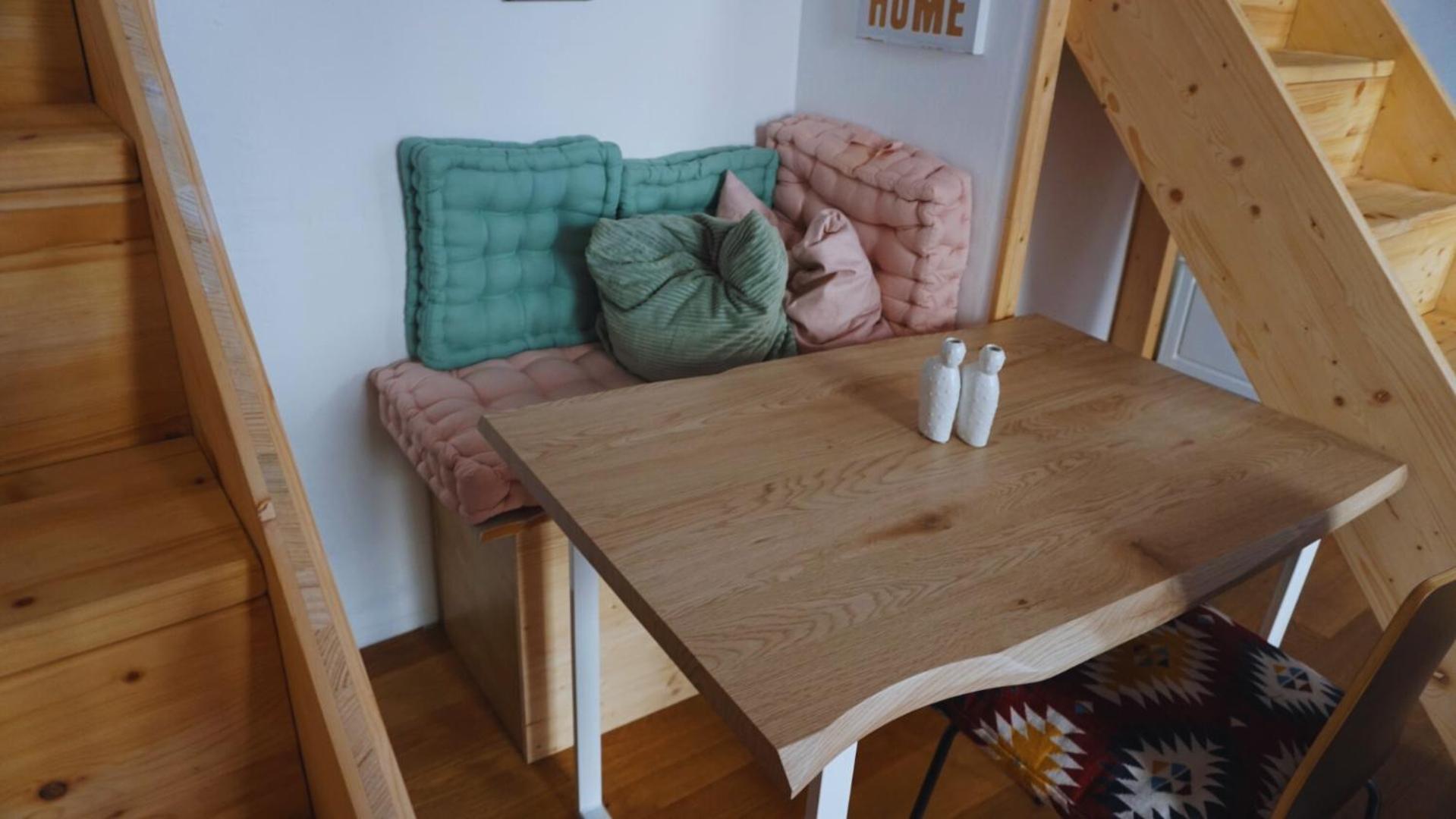 Apartment mit Balkon