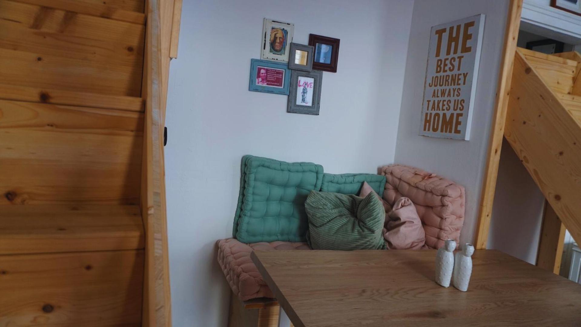 Apartment mit Balkon
