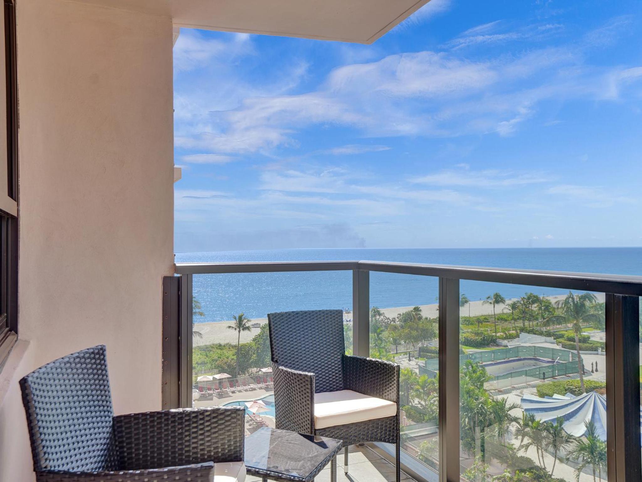 Ocean View Spacious Condo Beach Service 907 view 5