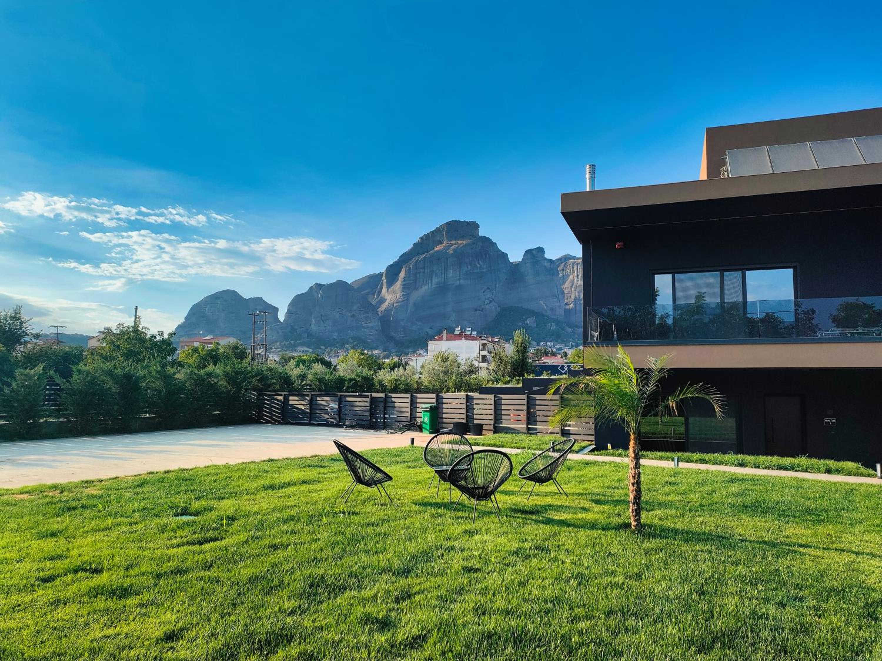 Meteora Smart Suites